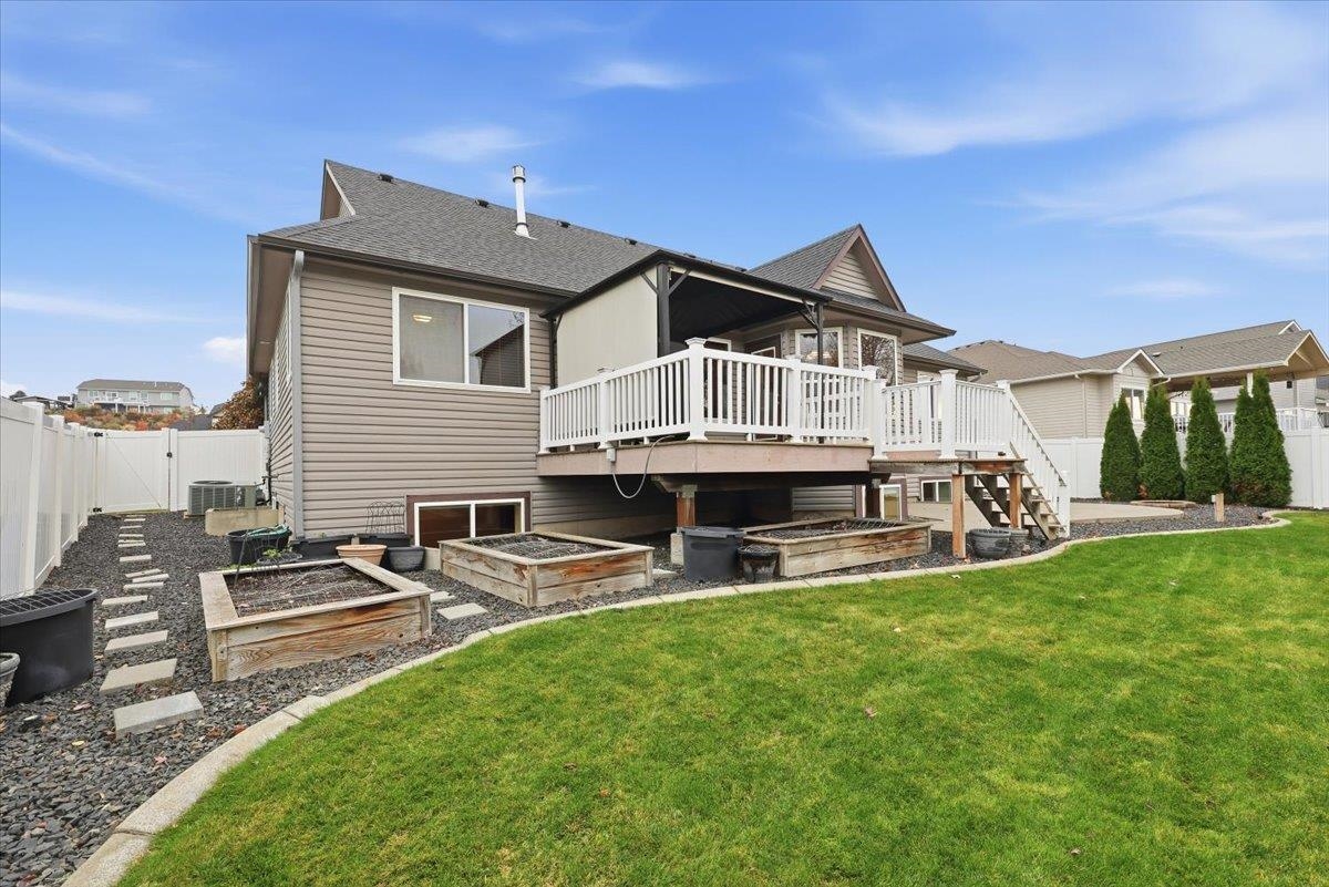 Greenacres, Washington, 99016, United States, 6 Bedrooms Bedrooms, ,3 BathroomsBathrooms,Residential,For Sale,1992048