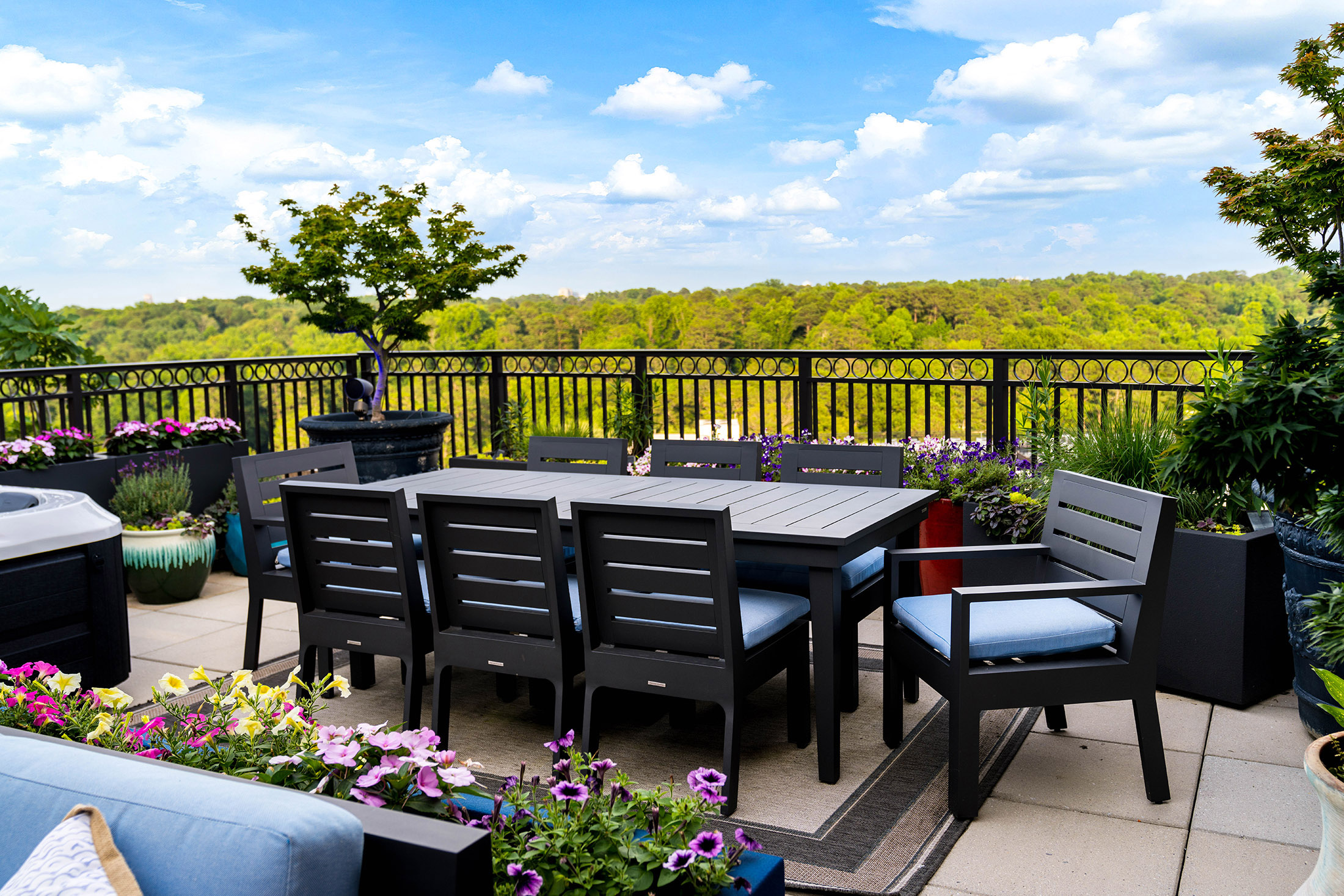  Modern Elegance in the Sky – Designer Penthouse with Skyline Views - 物件實景