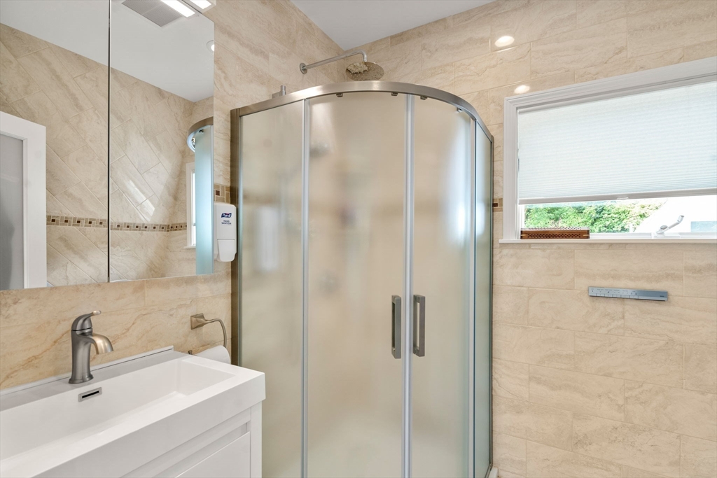 Needham, Massachusetts, 02494, United States, 4 Bedrooms Bedrooms, ,6 BathroomsBathrooms,Residential,For Sale,1995661