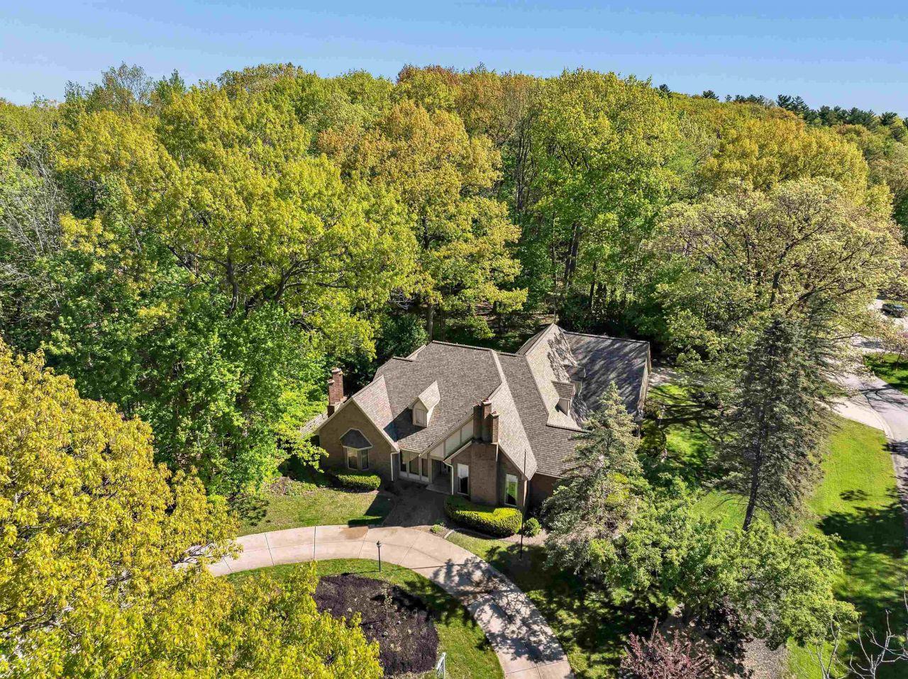 GREEN BAY, Wisconsin, 54313, United States, 5 Bedrooms Bedrooms, ,4 BathroomsBathrooms,Residential,For Sale,1768354