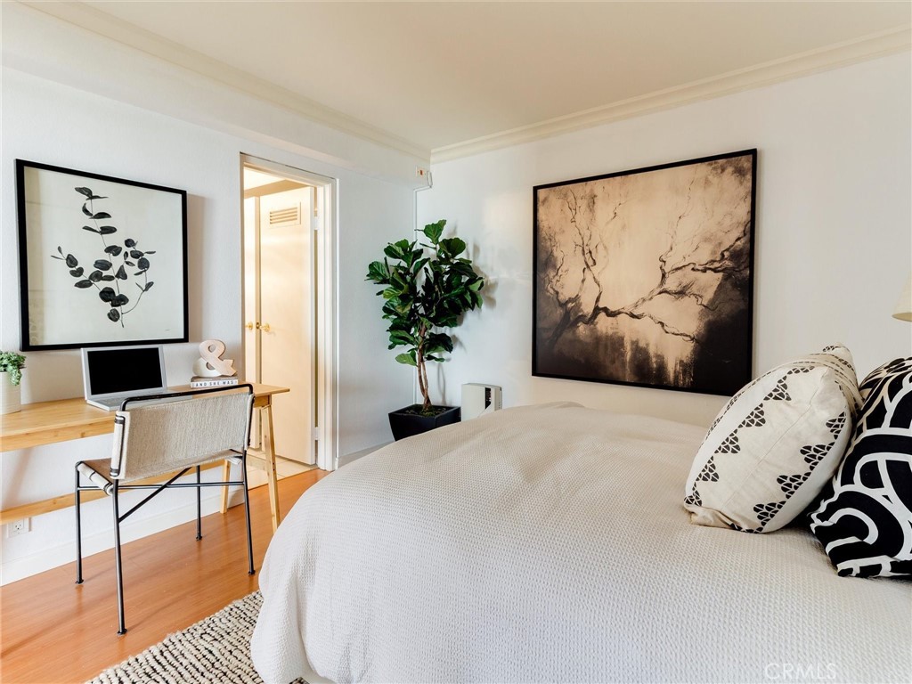 Long Beach, California, 90802, United States, 2 Bedrooms Bedrooms, ,Residential,For Sale,1905979
