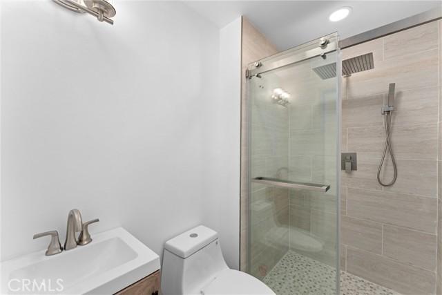Los Angeles, California, 90043, United States, 3 Bedrooms Bedrooms, ,2 BathroomsBathrooms,Residential,For Sale,1909410