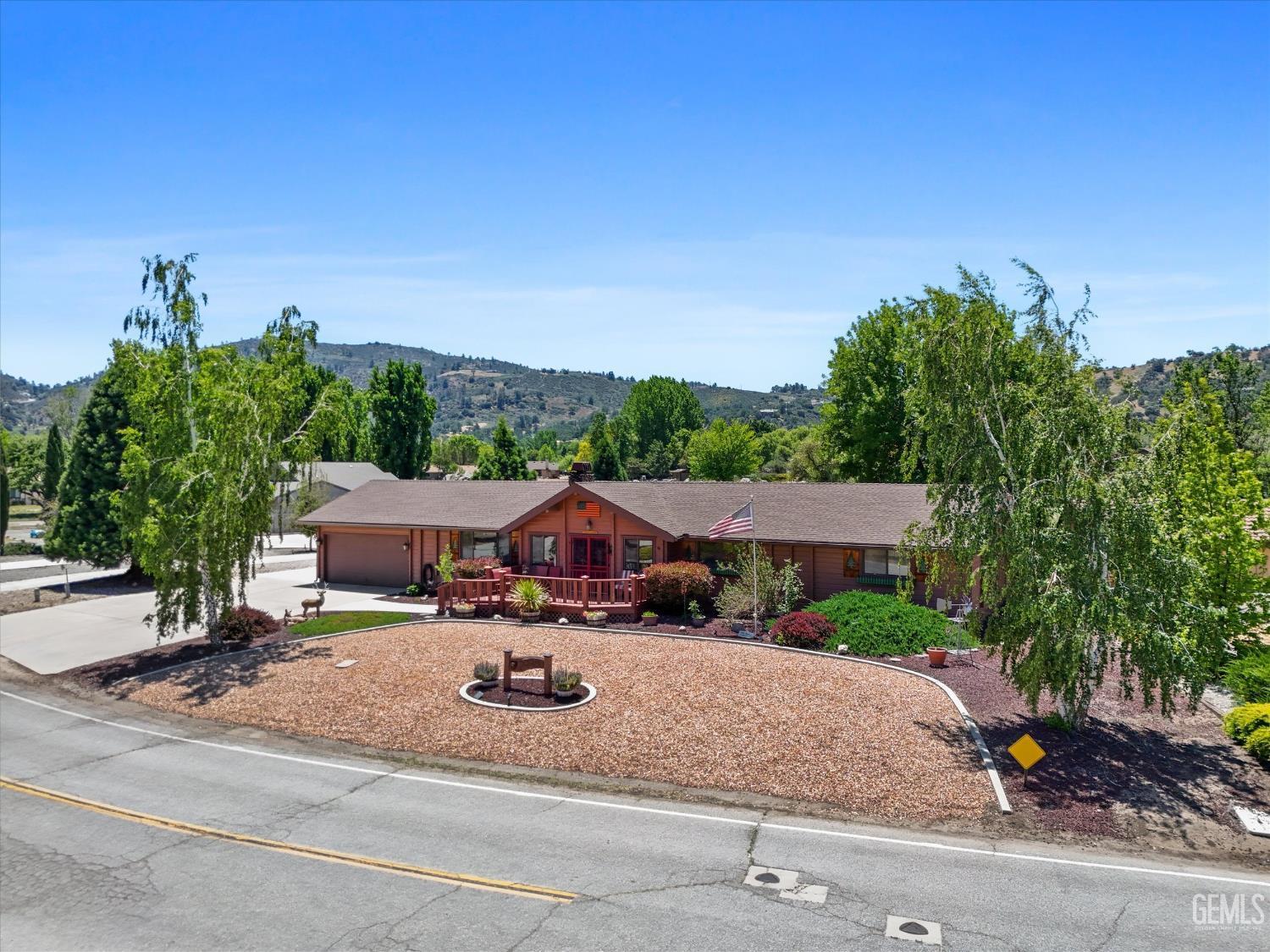 Tehachapi, California, 93561, United States, 3 Bedrooms Bedrooms, ,2 BathroomsBathrooms,Residential,For Sale,2049487