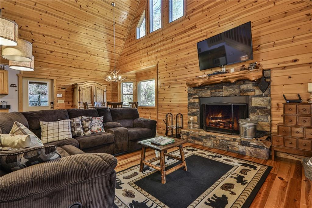 Ellijay, Georgia, 30540, United States, 3 Bedrooms Bedrooms, ,3 BathroomsBathrooms,Residential,For Sale,1923913