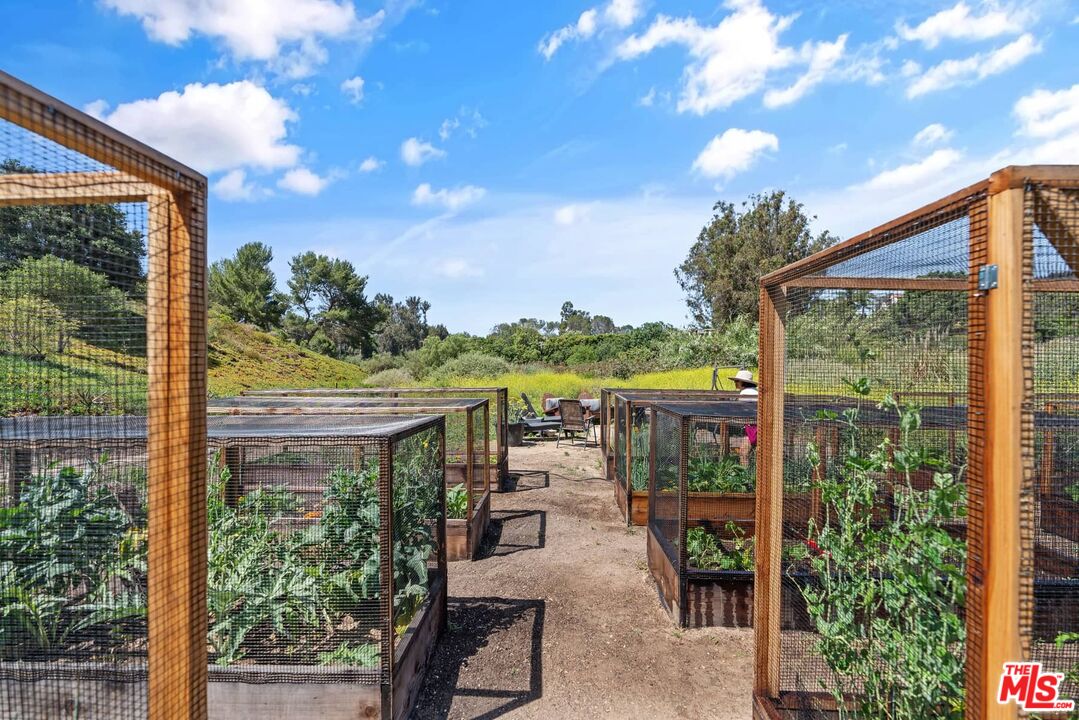 Malibu, California, 90265, United States, 1 Bedroom Bedrooms, ,1 BathroomBathrooms,Residential,For Sale,1891737