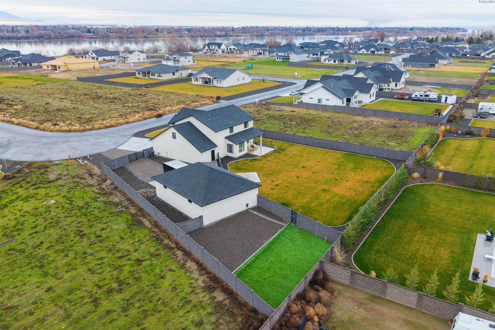 Pasco, Washington, 99301, United States, 4 Bedrooms Bedrooms, ,3 BathroomsBathrooms,Residential,For Sale,2005425