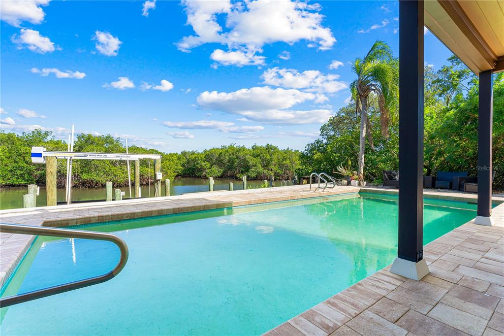 Sarasota, Florida, 34242, United States, 4 Bedrooms Bedrooms, ,5 BathroomsBathrooms,Residential,For Sale,1999117