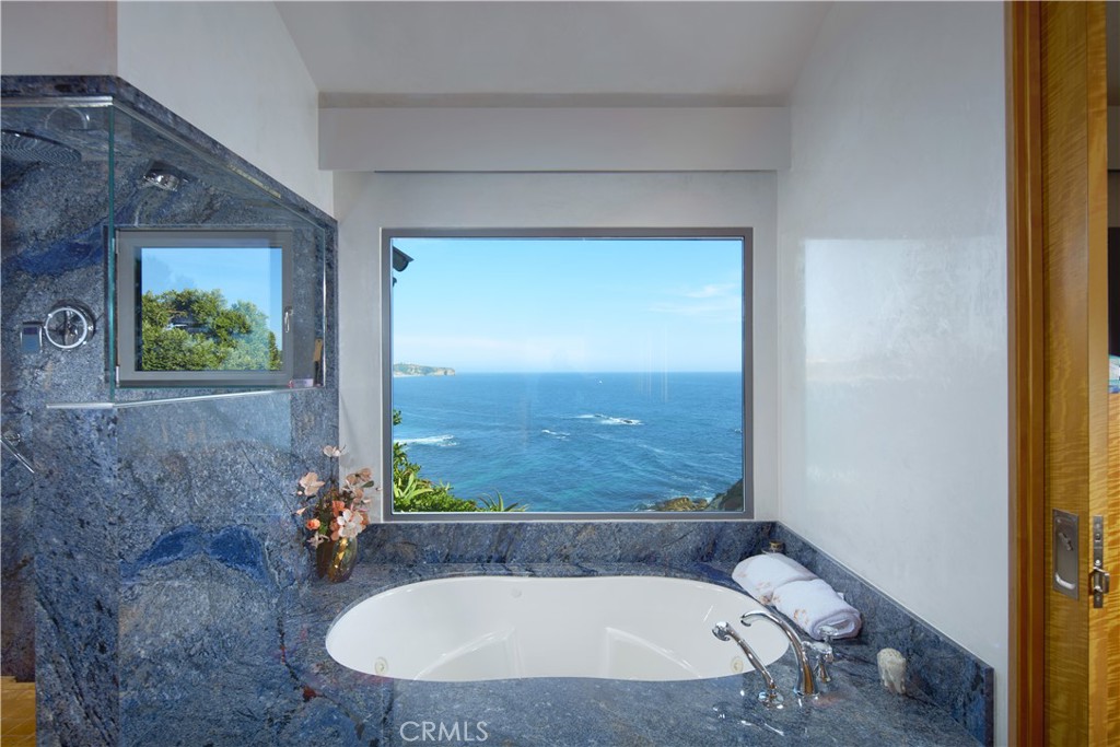 111 S La Senda Drive, Laguna Beach, California, 92651, United States, 4 Bedrooms Bedrooms, ,7 BathroomsBathrooms,Residential,For Sale,111 S La Senda Drive,1625085