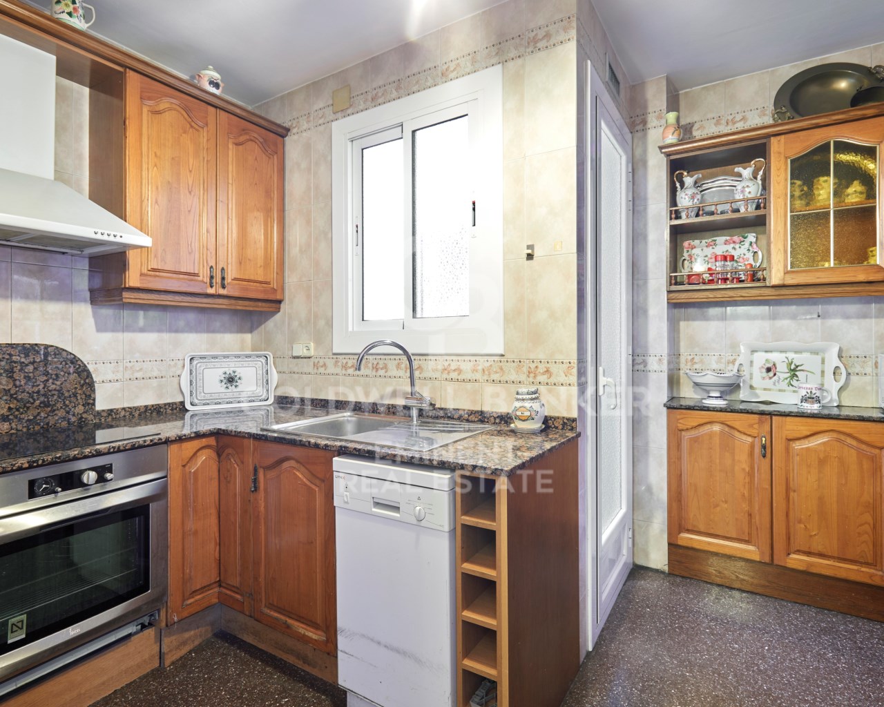 Barcelona, Catalonia, ES, 4 Bedrooms Bedrooms, ,2 BathroomsBathrooms,Residential,For Sale,1829599