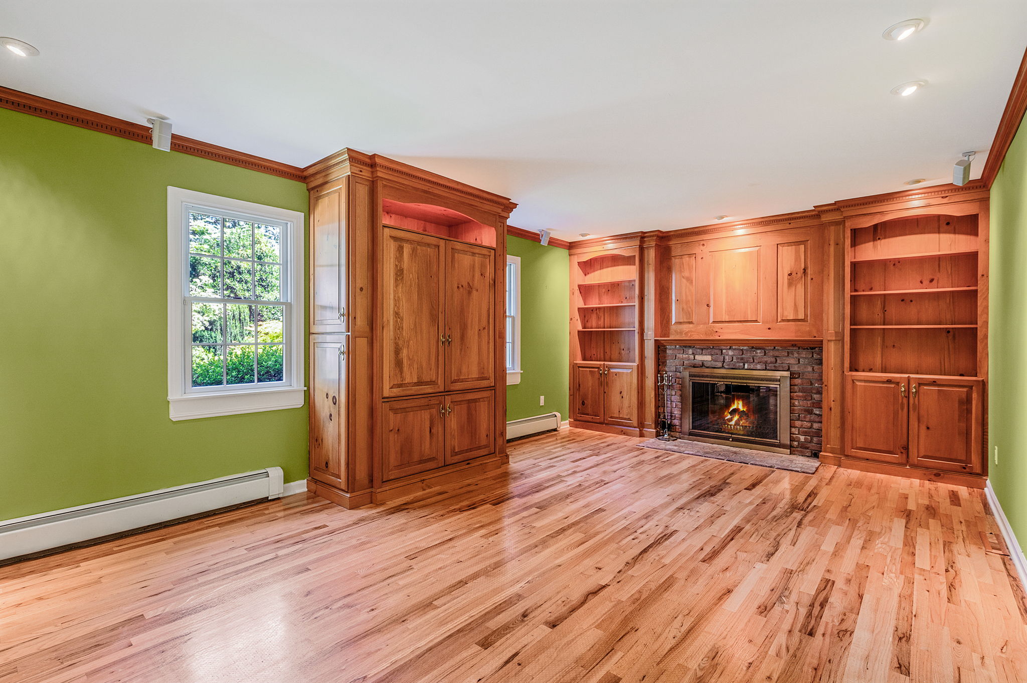 Mount Sinai, New York, 11766, United States, 4 Bedrooms Bedrooms, ,3 BathroomsBathrooms,Residential,For Sale,1924395