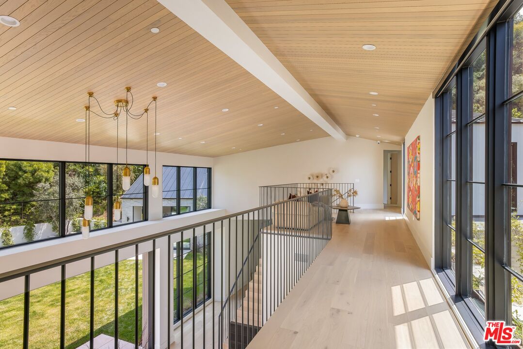 Los Angeles, California, 90049, United States, 5 Bedrooms Bedrooms, ,3 BathroomsBathrooms,Residential,For Sale,1839044