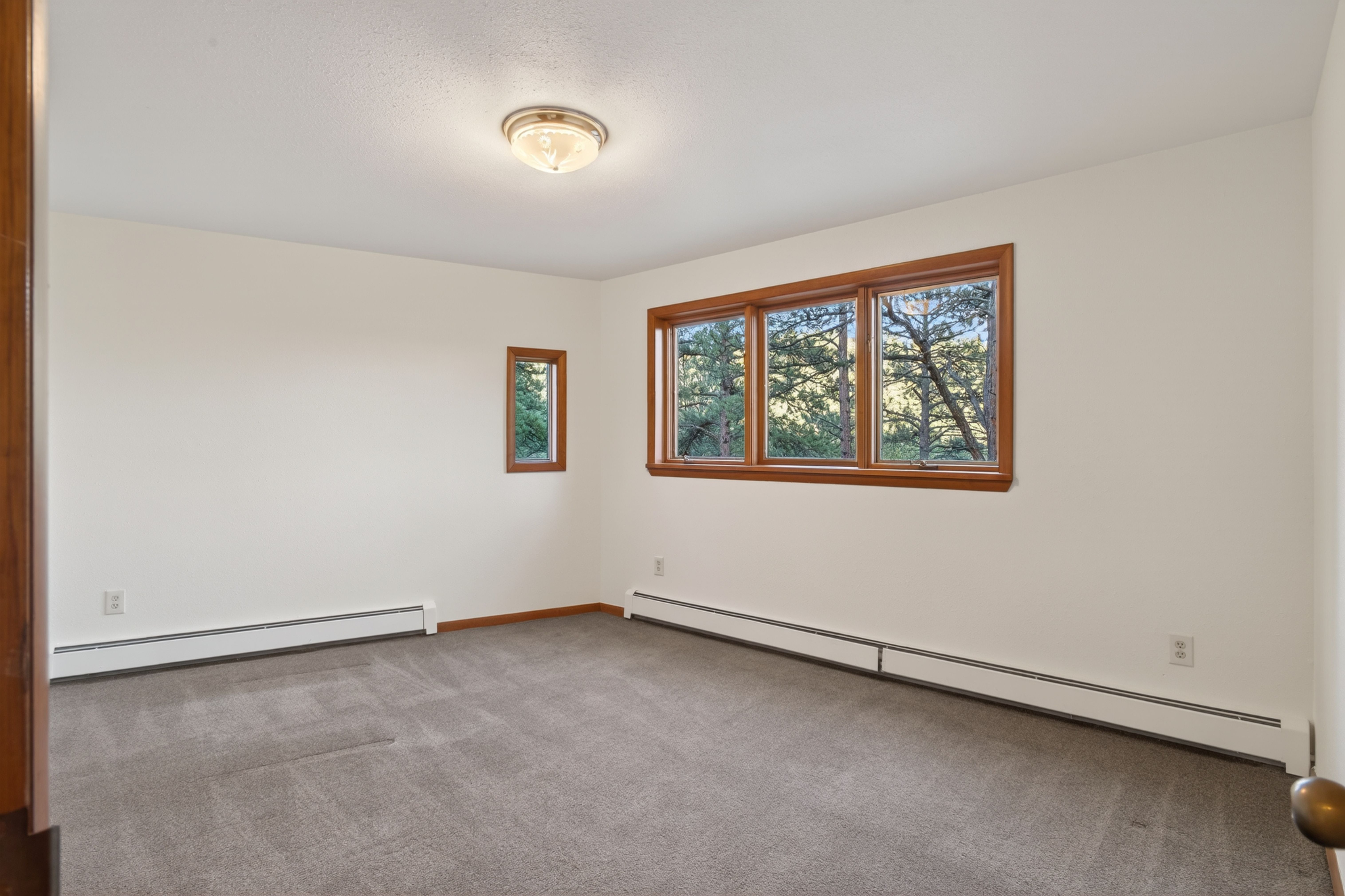  Ranch-style Custom Home on 1.16 Acre Sunny and Treed Lot in Genesee - 物件實景