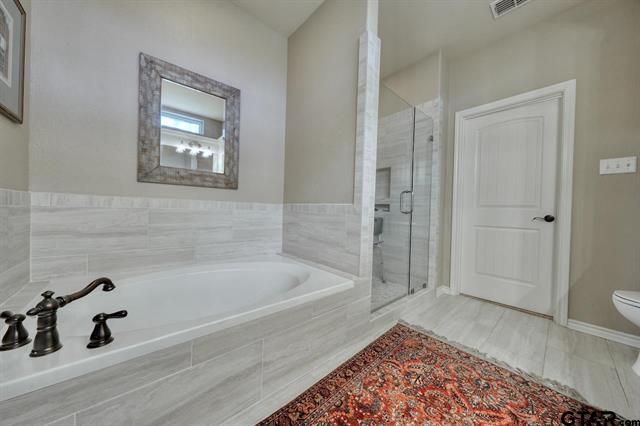 Lindale, Texas, 75771, United States, 3 Bedrooms Bedrooms, ,2 BathroomsBathrooms,Residential,For Sale,1977998