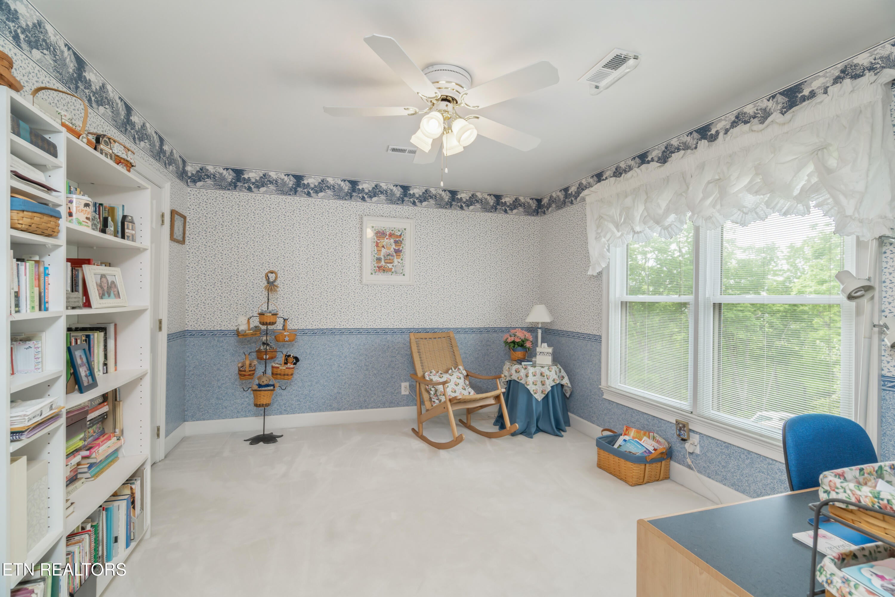 Kingston, Tennessee, 37763, United States, 3 Bedrooms Bedrooms, ,3 BathroomsBathrooms,Residential,For Sale,1762523