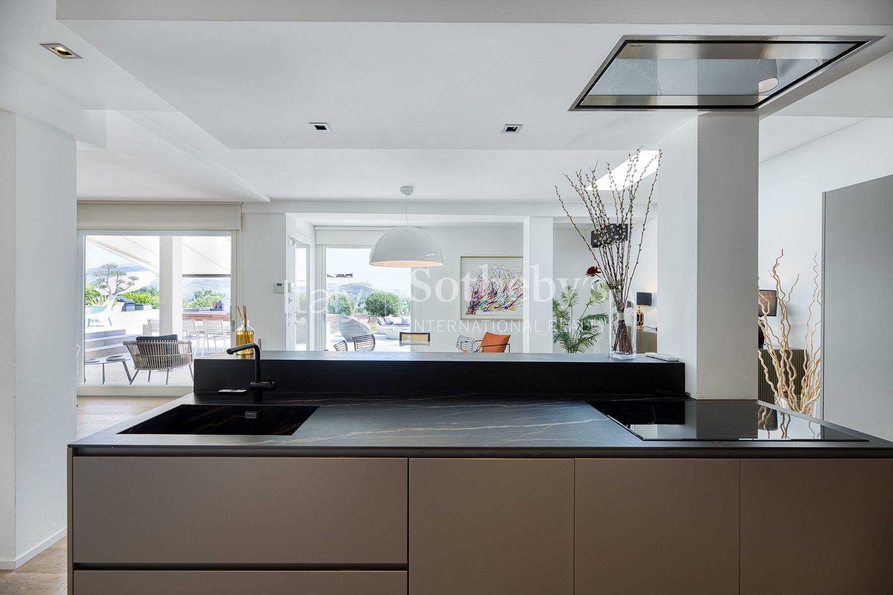  Contemporary designer residence nestled in peaceful surroundings - 物件實景