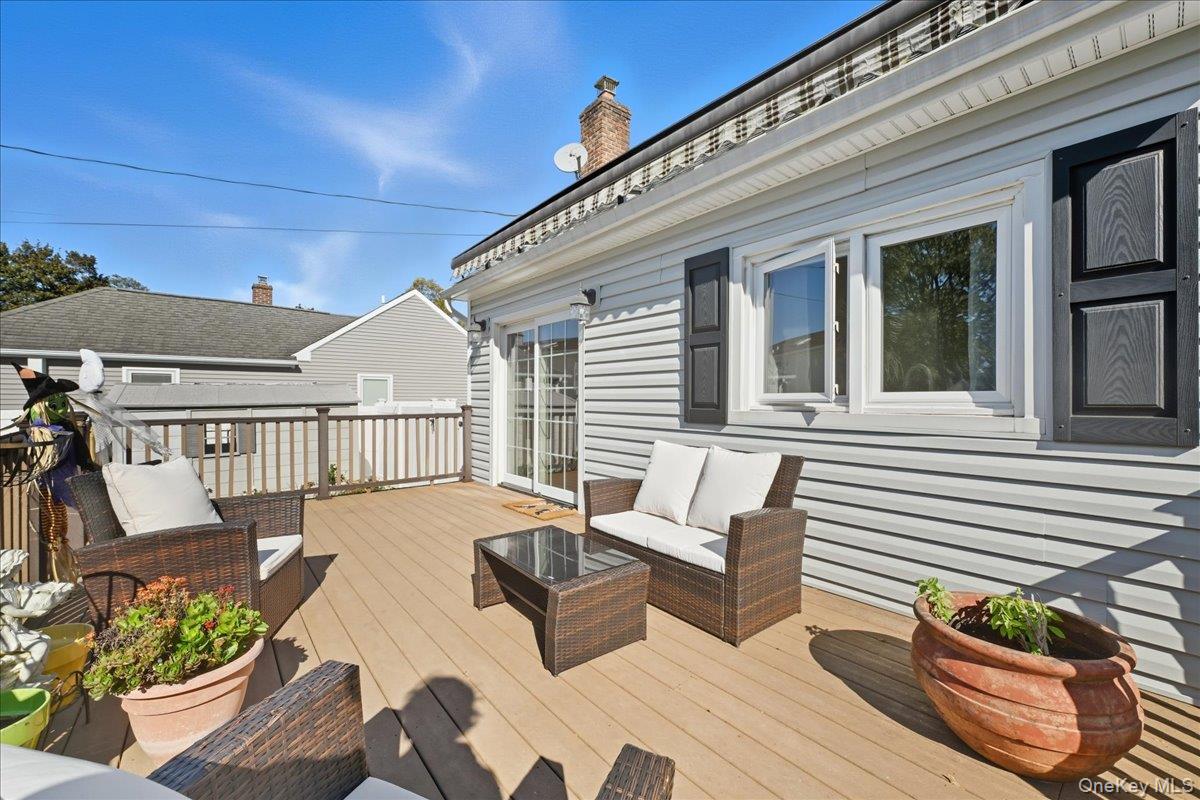 North Bellmore, New York, 11710, United States, 3 Bedrooms Bedrooms, ,2 BathroomsBathrooms,Residential,For Sale,1991697