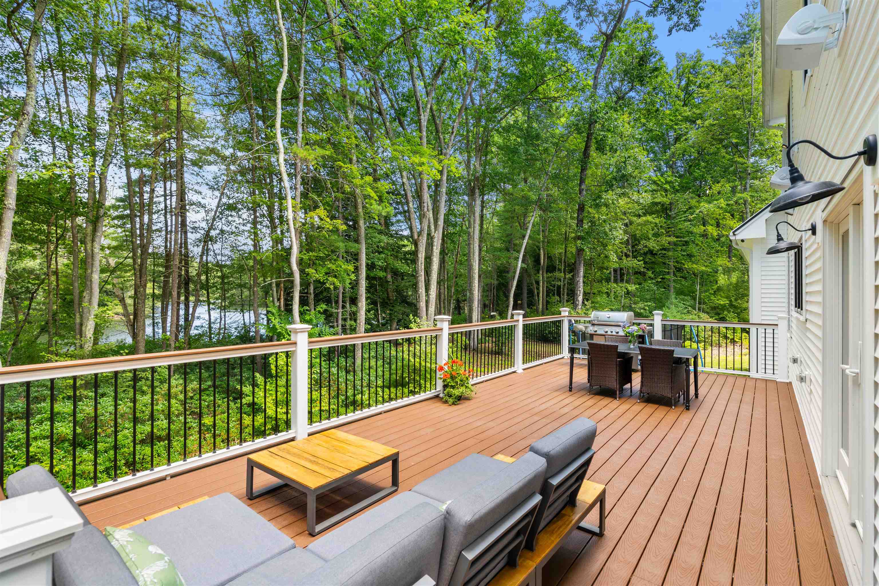 Hollis, New Hampshire, 03049, United States, 3 Bedrooms Bedrooms, ,3 BathroomsBathrooms,Residential,For Sale,1907073