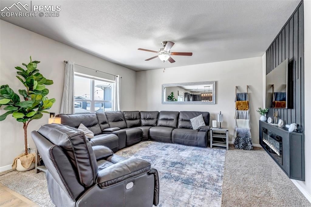 Colorado Springs, Colorado, 80925, United States, 5 Bedrooms Bedrooms, ,4 BathroomsBathrooms,Residential,For Sale,1890411