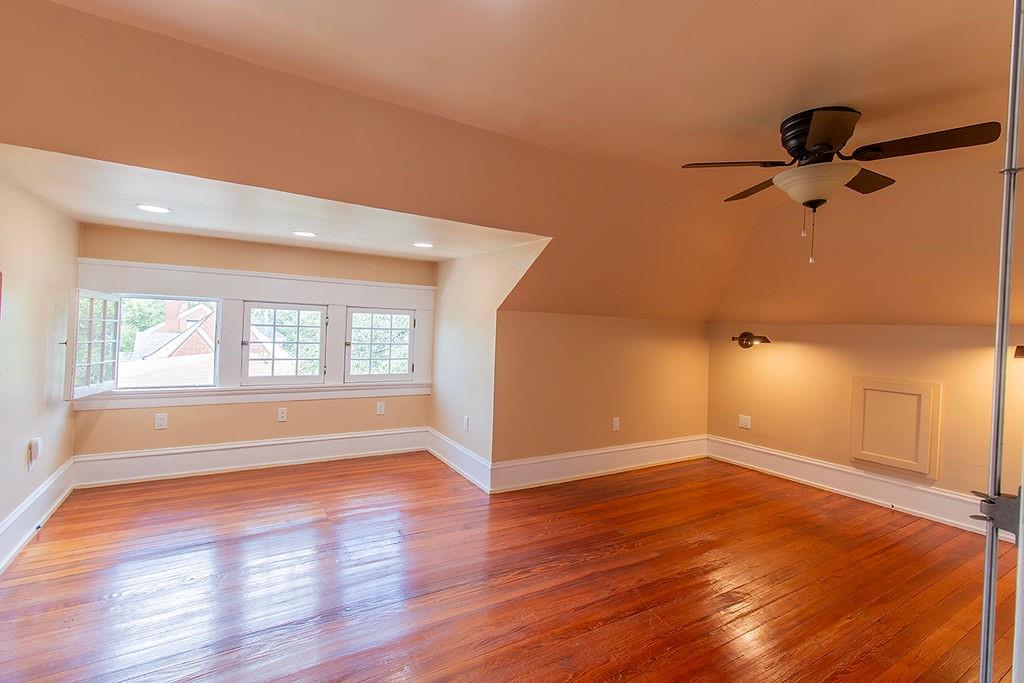 Waco, Texas, 76707, United States, 3 Bedrooms Bedrooms, ,4 BathroomsBathrooms,Residential,For Sale,1897293