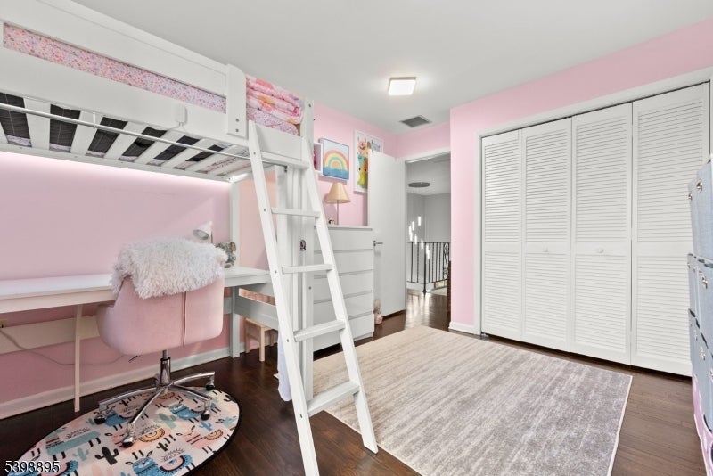 West Orange Twp., New Jersey, 07052, United States, 3 Bedrooms Bedrooms, ,3 BathroomsBathrooms,Residential,For Sale,2002469