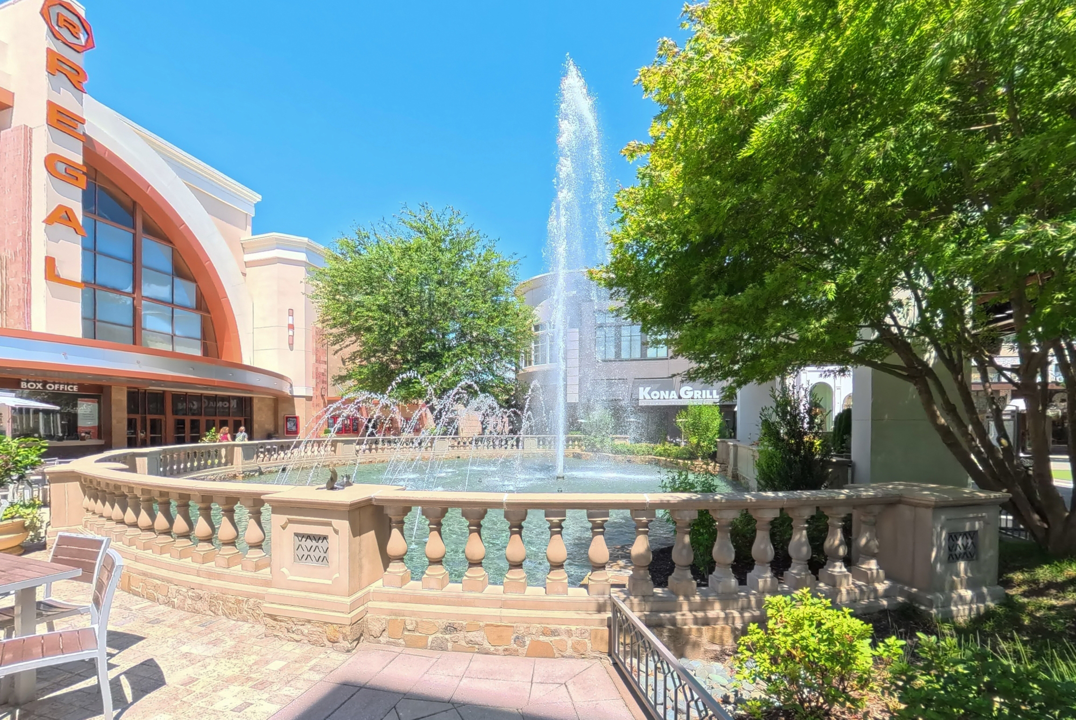  Welcome Home to this Magnificent Three-Story Townhome - 物件實景