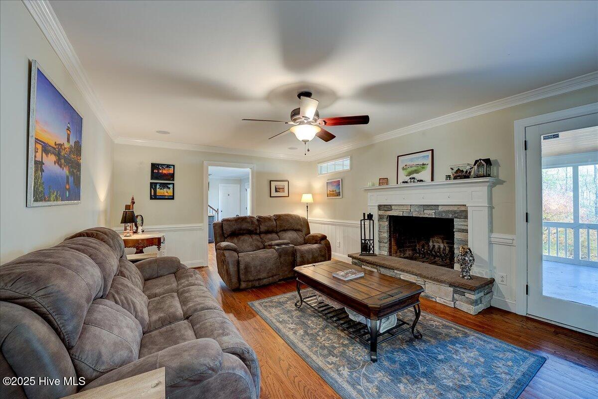 Trent Woods, North Carolina, 28562, United States, 4 Bedrooms Bedrooms, ,3 BathroomsBathrooms,Residential,For Sale,1997785