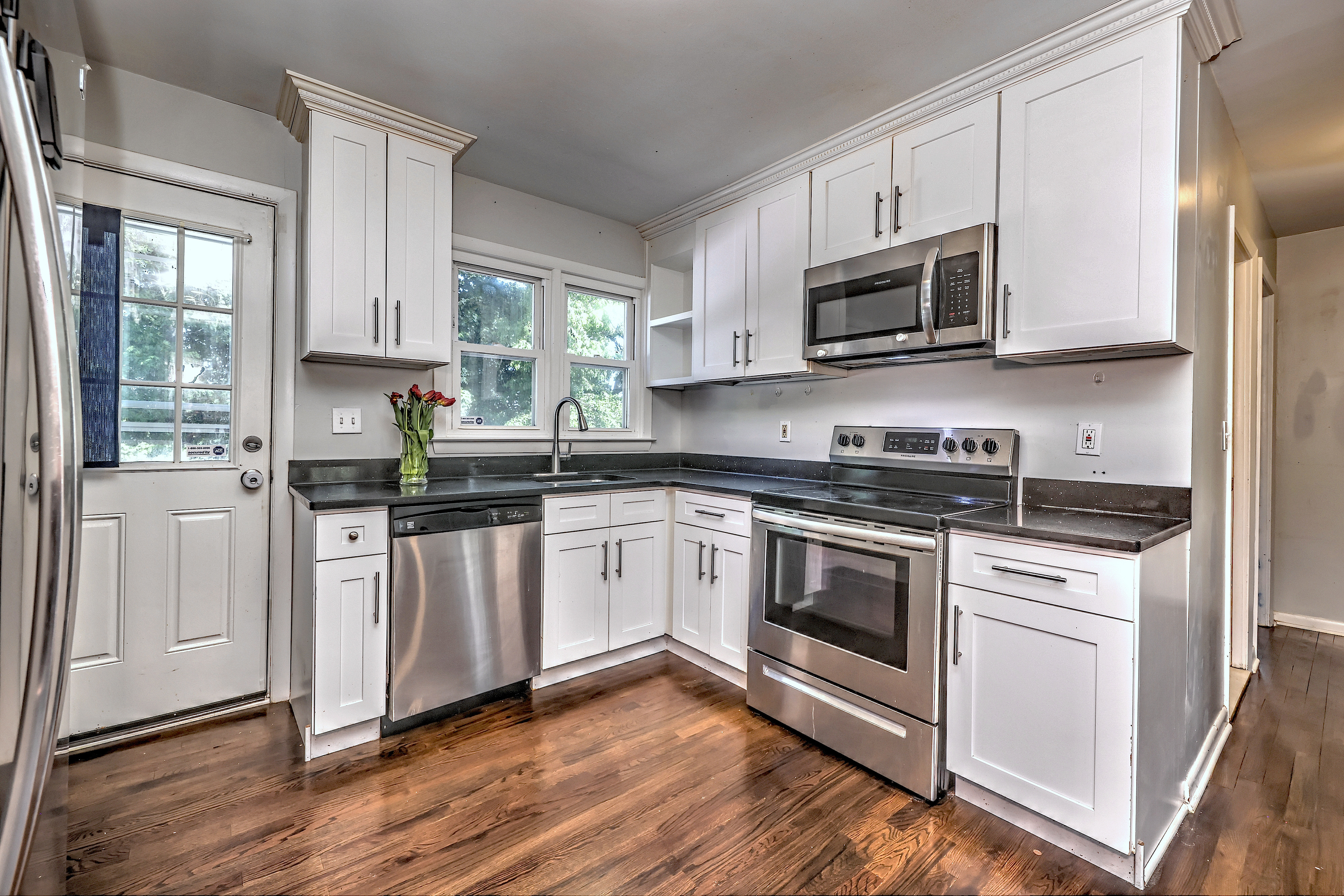  Spacious Cape-Style Home in the Desirable North End - 物件實景