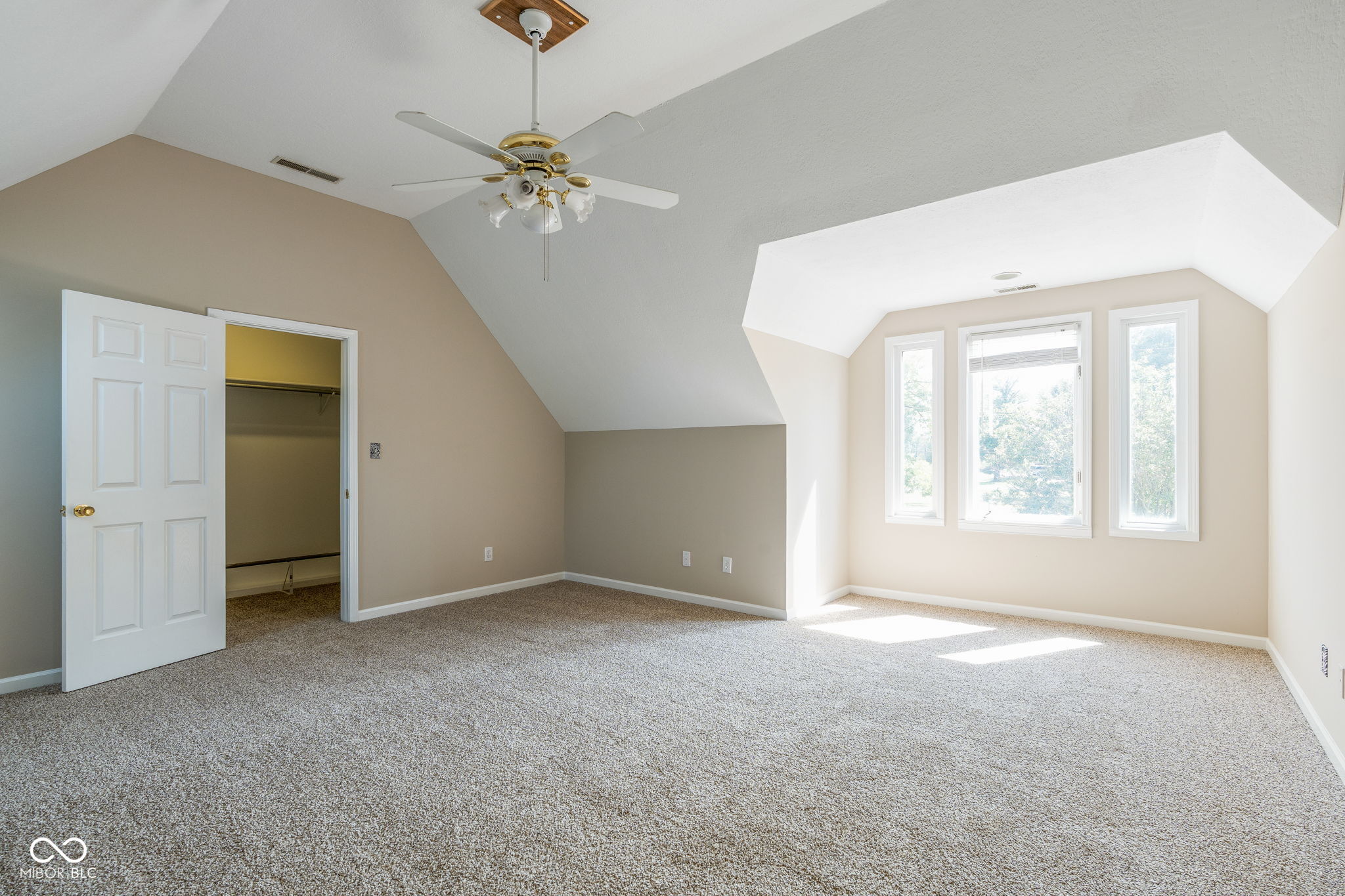 Fairland, Indiana, 46126, United States, 5 Bedrooms Bedrooms, ,4 BathroomsBathrooms,Residential,For Sale,1976010