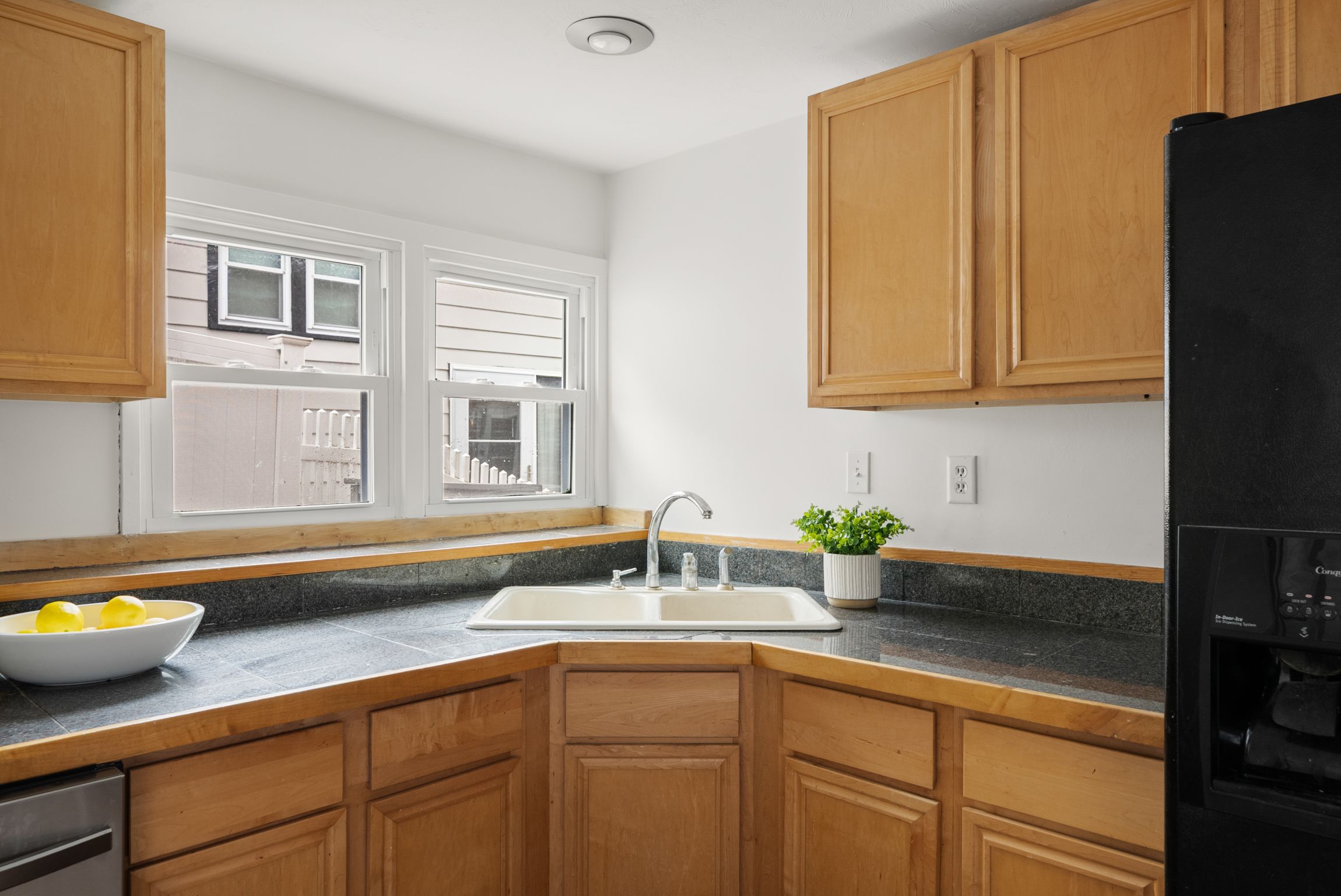  2-4 New Haven Street, Boston, MA, 02132 - 物件實景