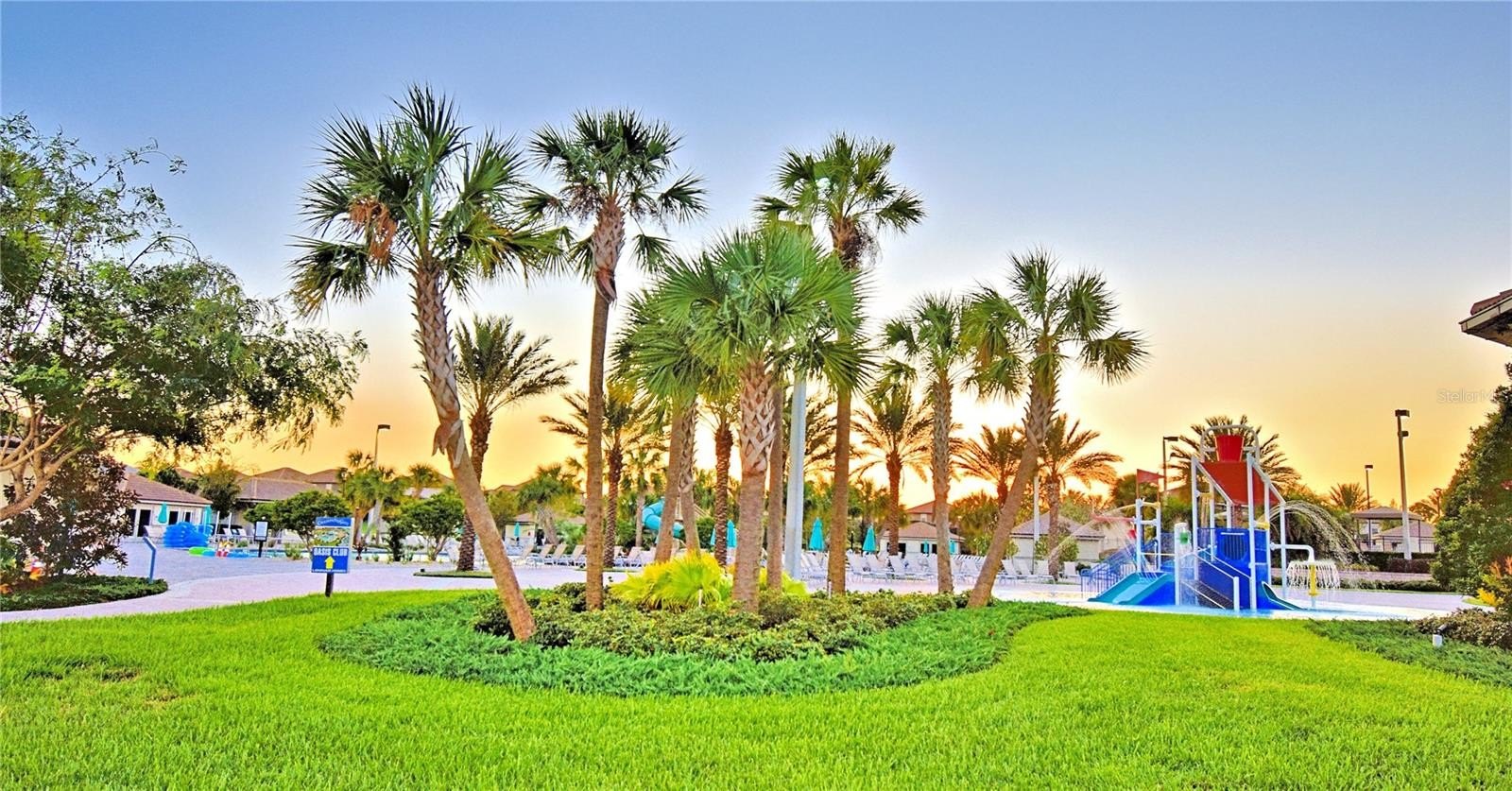 DAVENPORT, Florida, 33896, United States, 5 Bedrooms Bedrooms, ,3 BathroomsBathrooms,Residential,For Sale,1878806