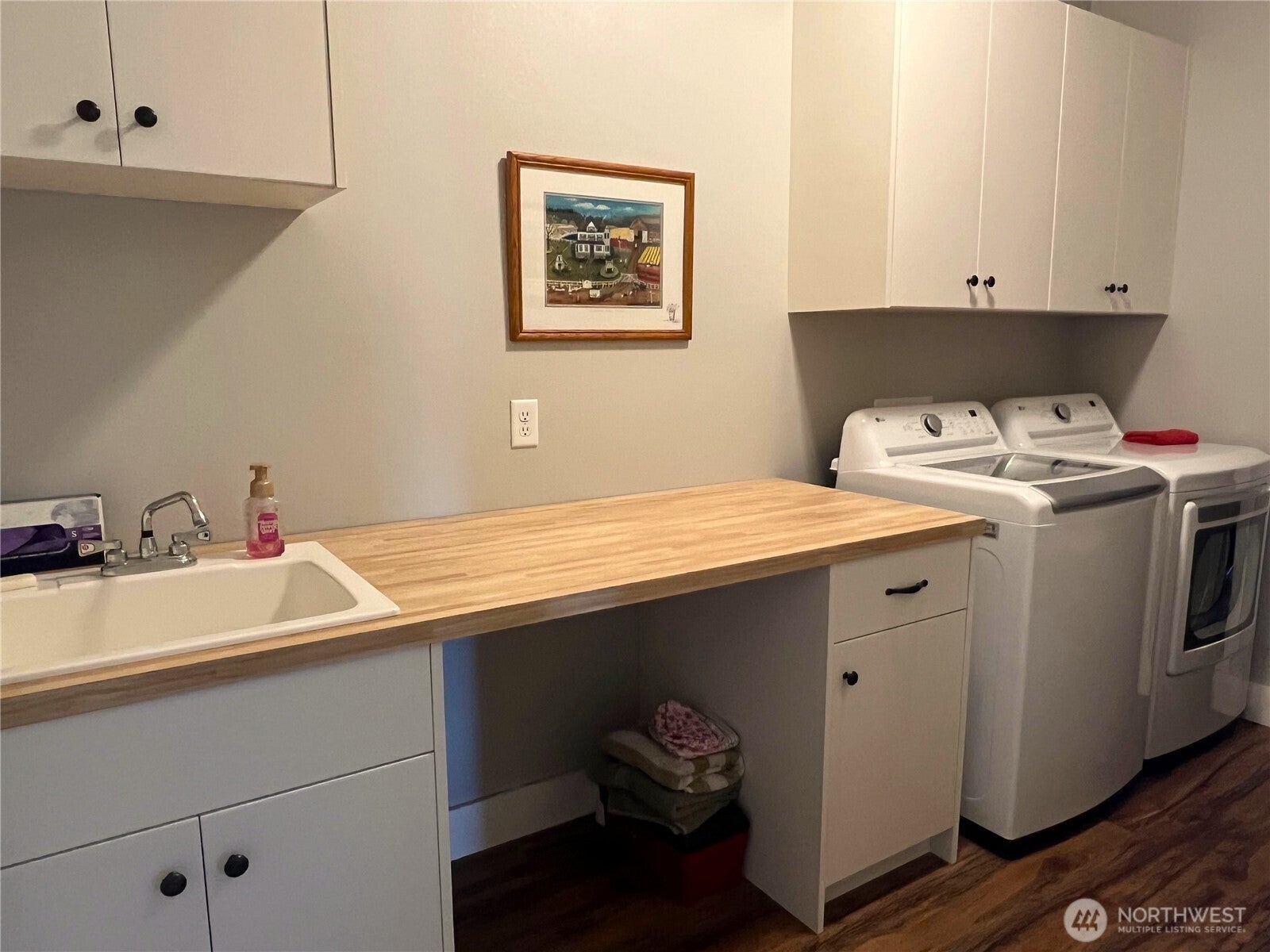 Tonasket, Washington, 98855, United States, 3 Bedrooms Bedrooms, ,2 BathroomsBathrooms,Residential,For Sale,2002069