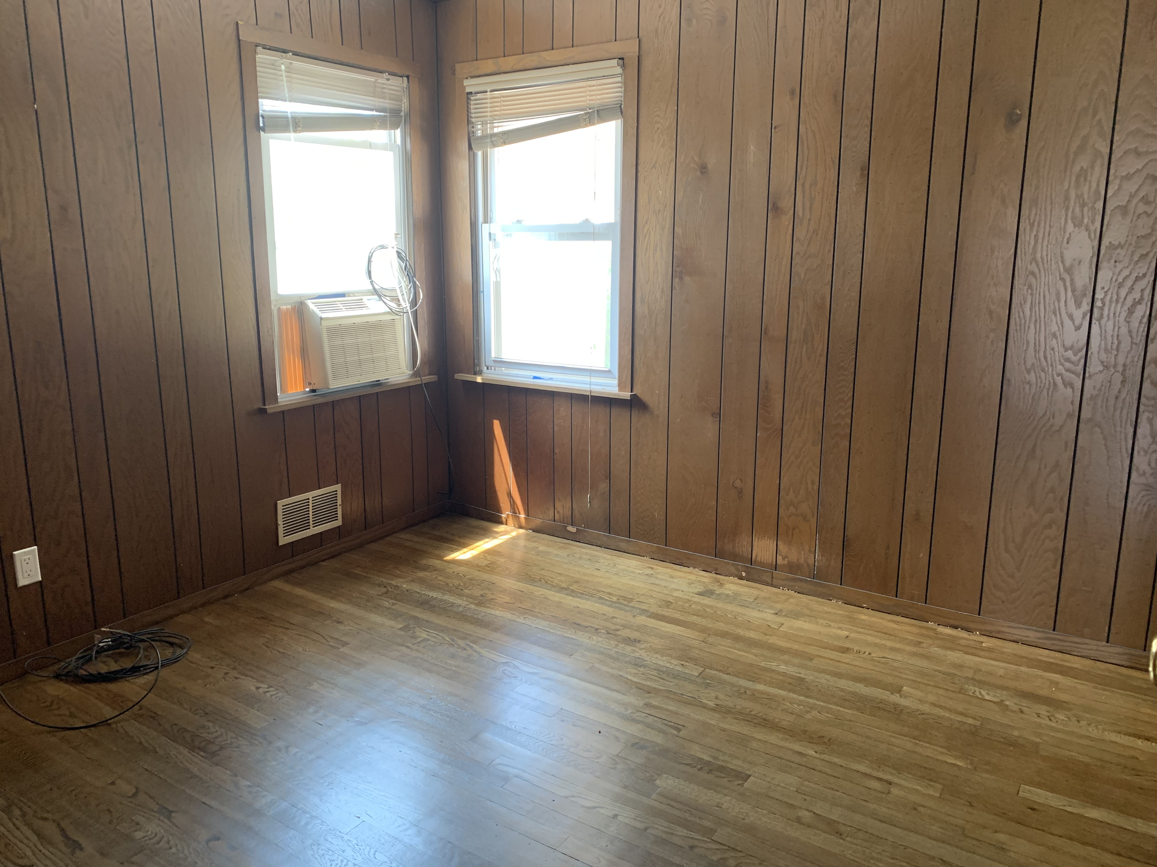 Franklin Square, New York, 11010, United States, 4 Bedrooms Bedrooms, ,2 BathroomsBathrooms,Residential,For Sale,1937158