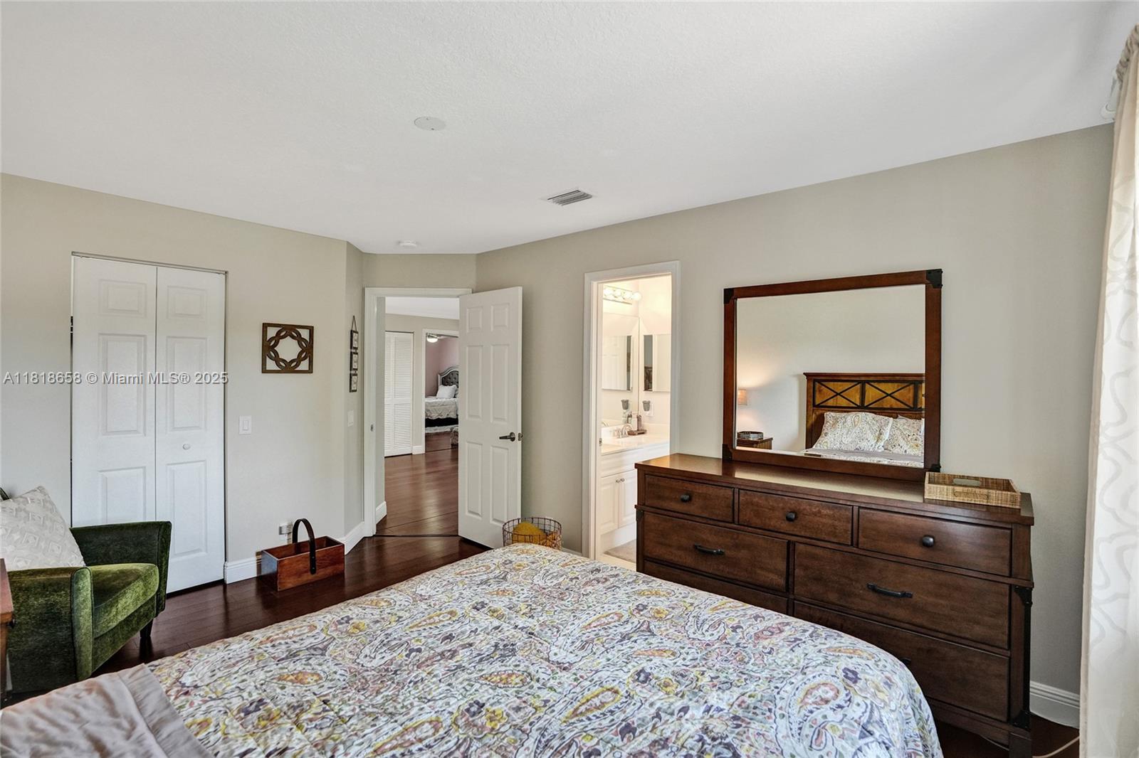 Weston, Florida, 33327, United States, 6 Bedrooms Bedrooms, ,4 BathroomsBathrooms,Residential,For Sale,1850132