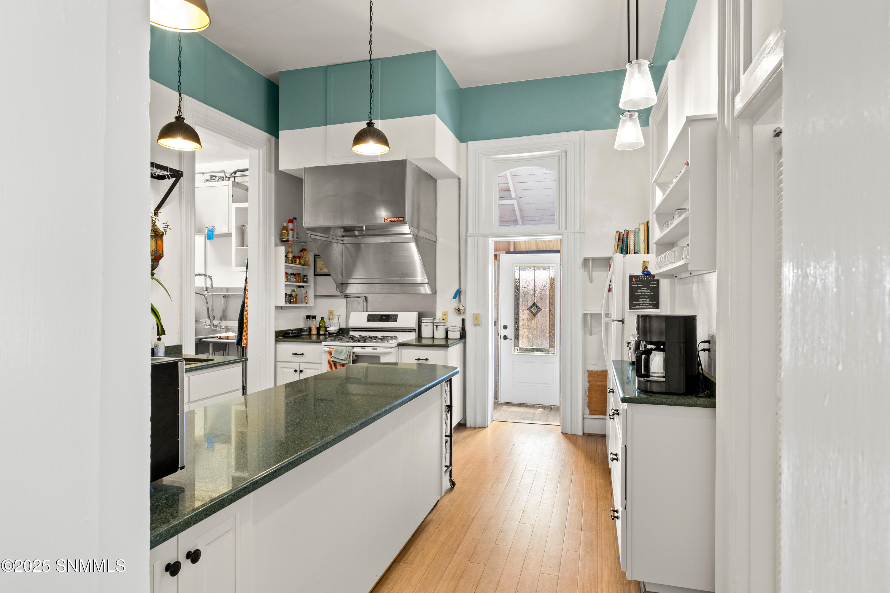 Silver City, New Mexico, 88061, United States, 5 Bedrooms Bedrooms, ,6 BathroomsBathrooms,Residential,For Sale,1986302