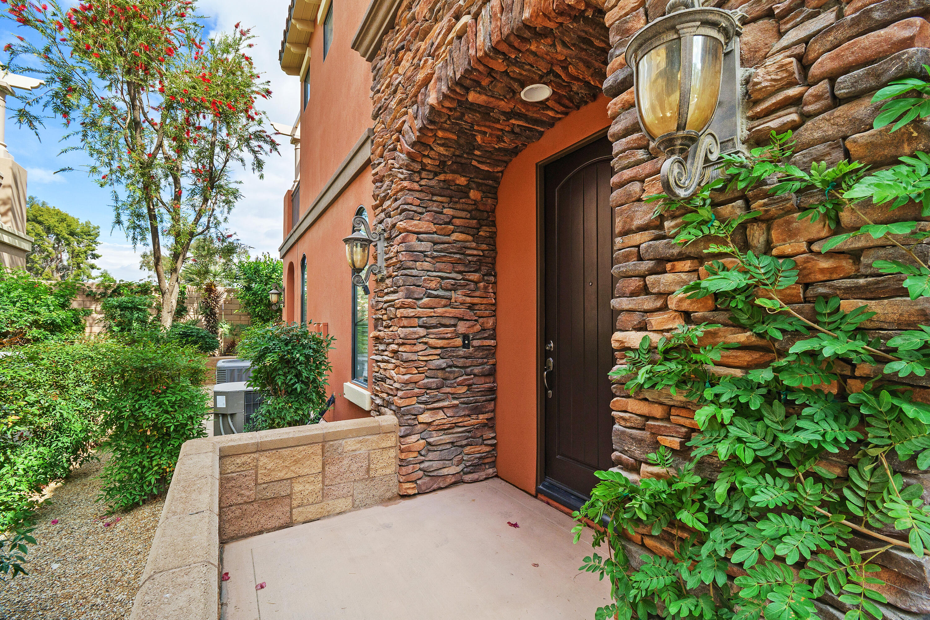 Palm Desert, California, 92260, United States, 2 Bedrooms Bedrooms, ,3 BathroomsBathrooms,Residential,For Sale,1744542