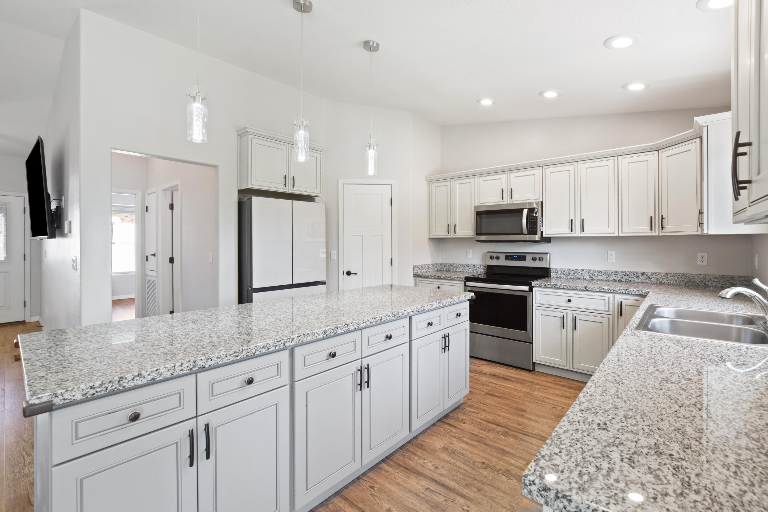 Payson, Arizona, 85541, United States, 4 Bedrooms Bedrooms, ,3 BathroomsBathrooms,Residential,For Sale,1821332