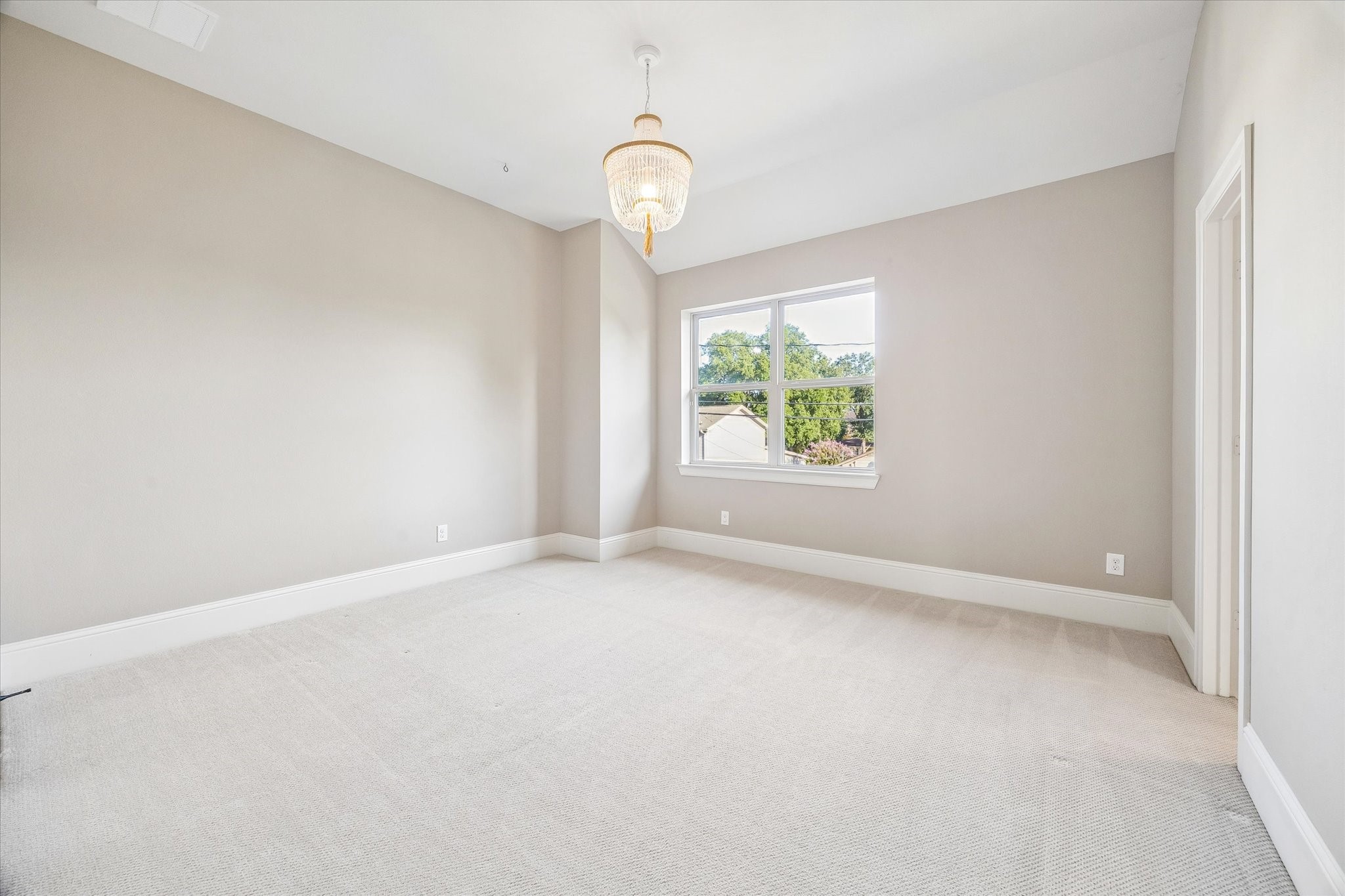  1333 Chantilly Lane - 物件實景