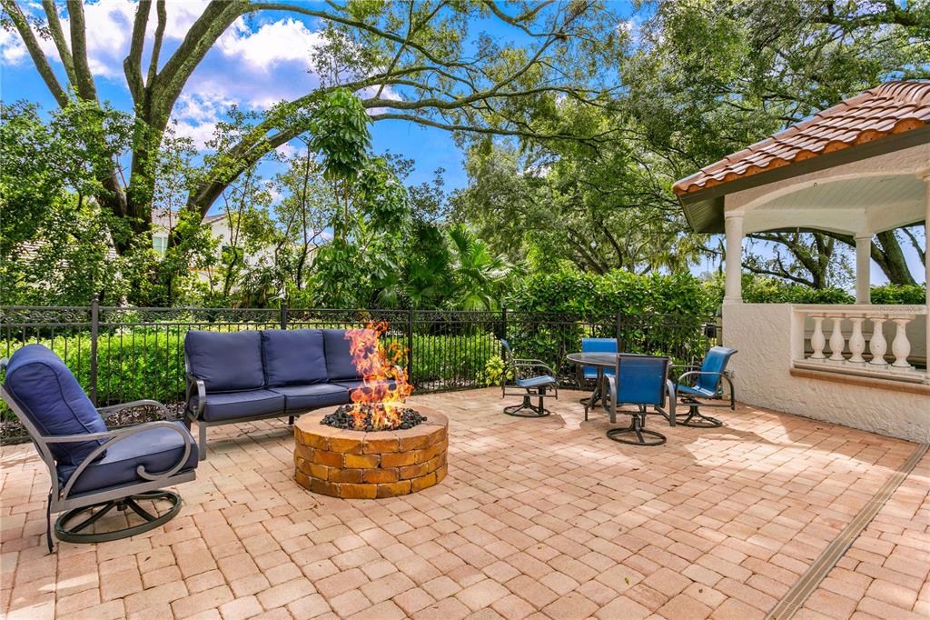 Tampa, Florida, 33613, United States, 7 Bedrooms Bedrooms, ,8 BathroomsBathrooms,Residential,For Sale,1979226