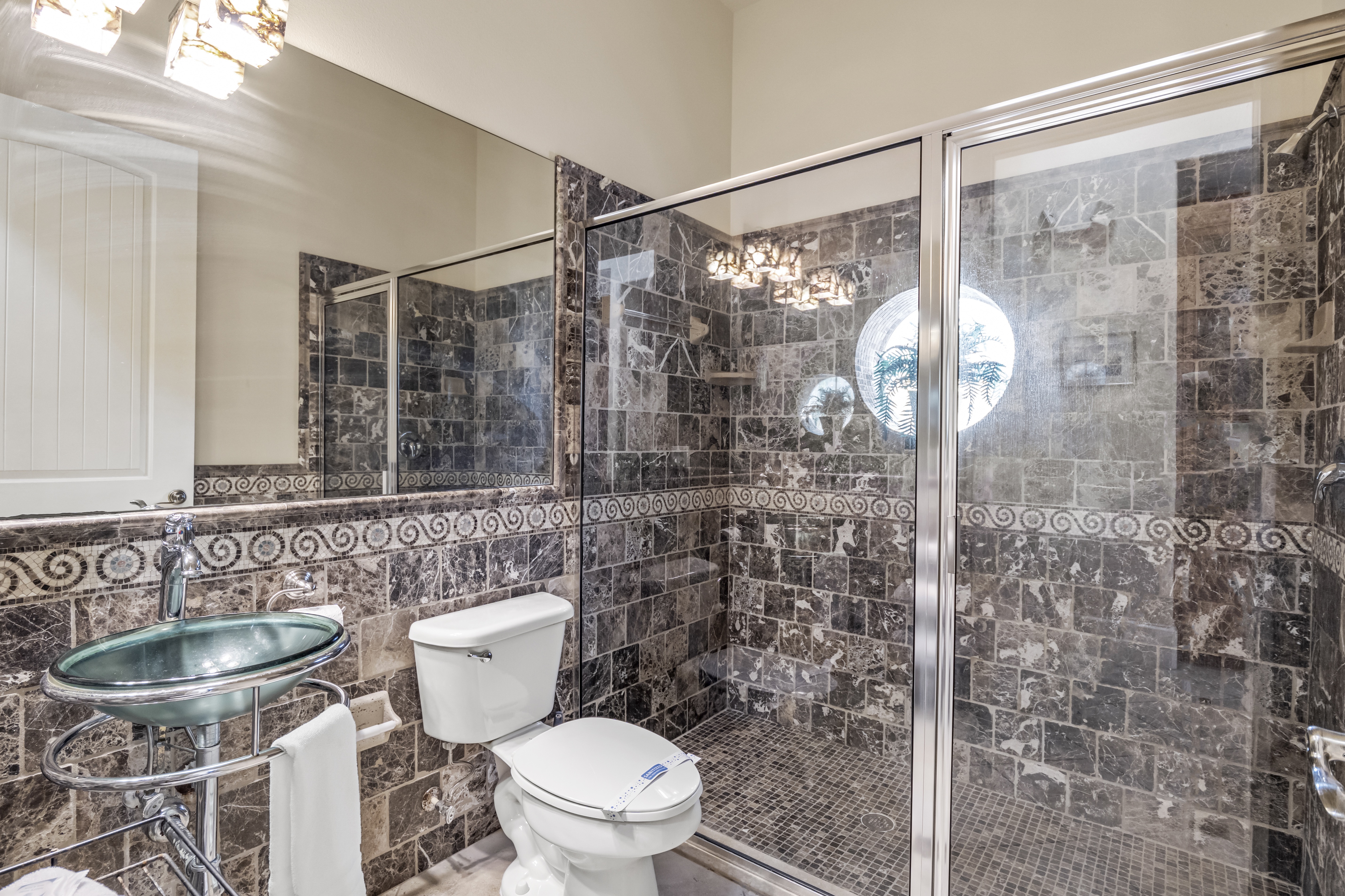 Kissimmee, Florida, 34747, United States, 8 Bedrooms Bedrooms, ,8 BathroomsBathrooms,Residential,For Sale,1994201