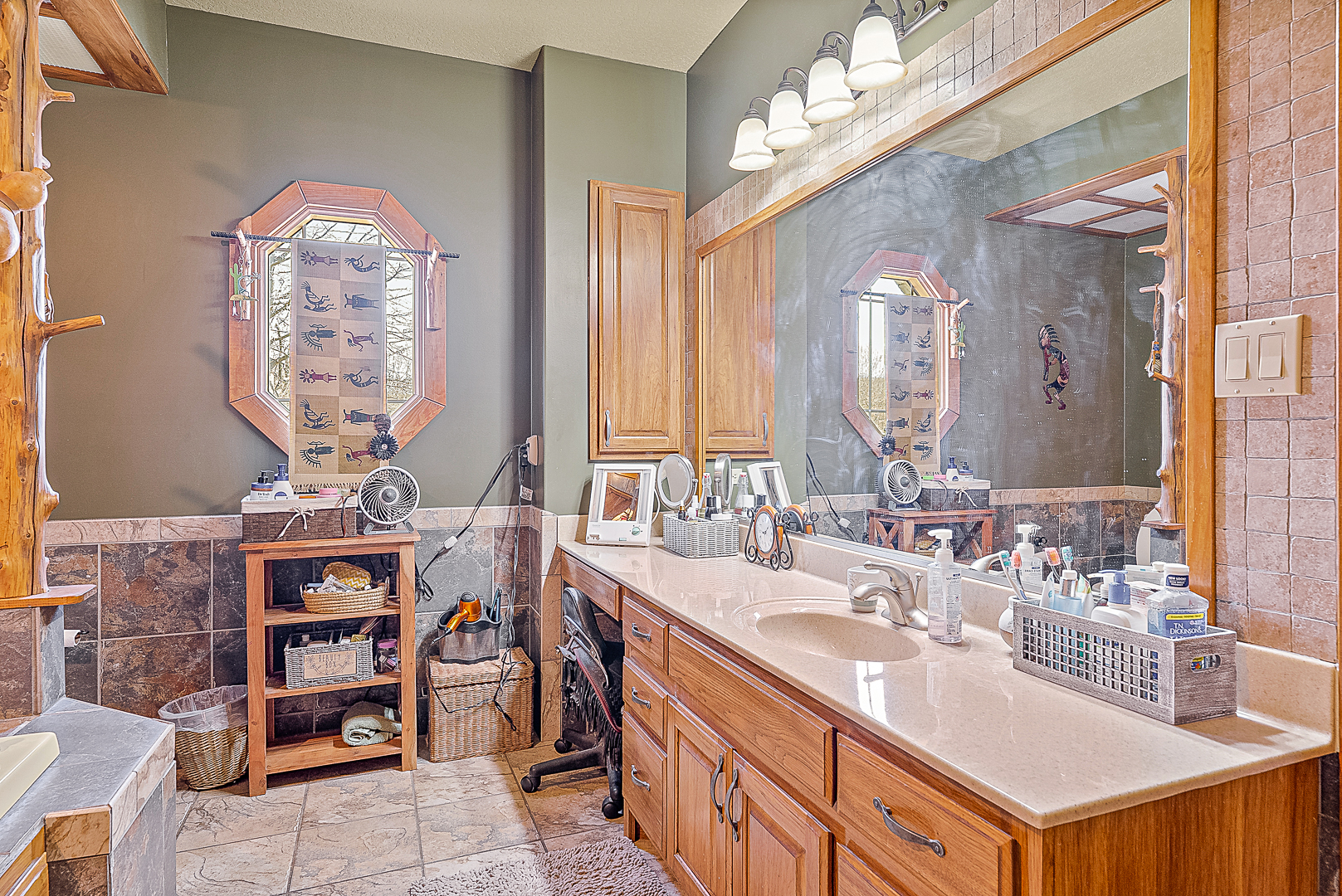 Jonesboro, Arkansas, 72405, United States, 4 Bedrooms Bedrooms, ,3 BathroomsBathrooms,Residential,For Sale,1942326