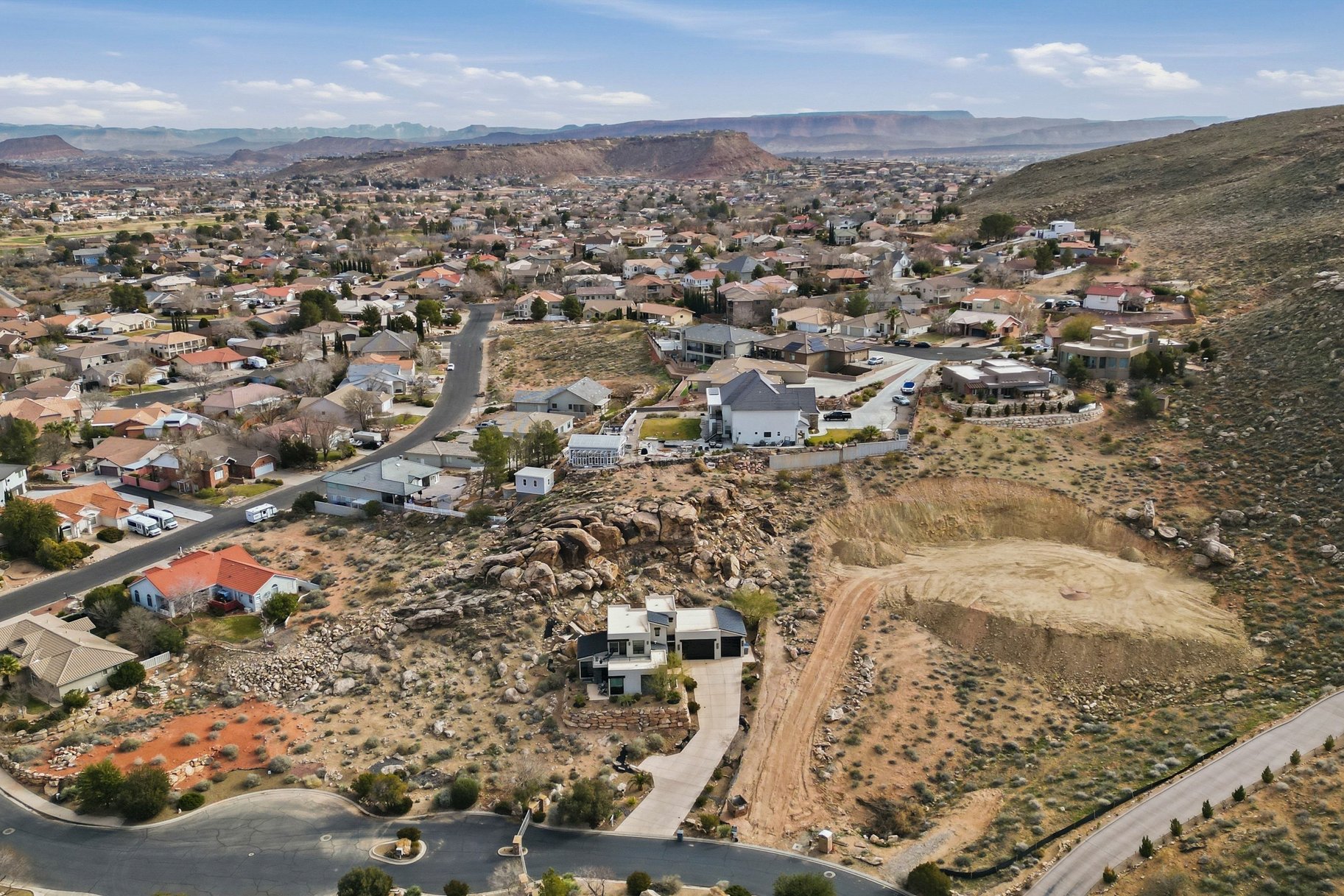  Modern Masterpiece With Breathtaking Mountain Views - 物件實景