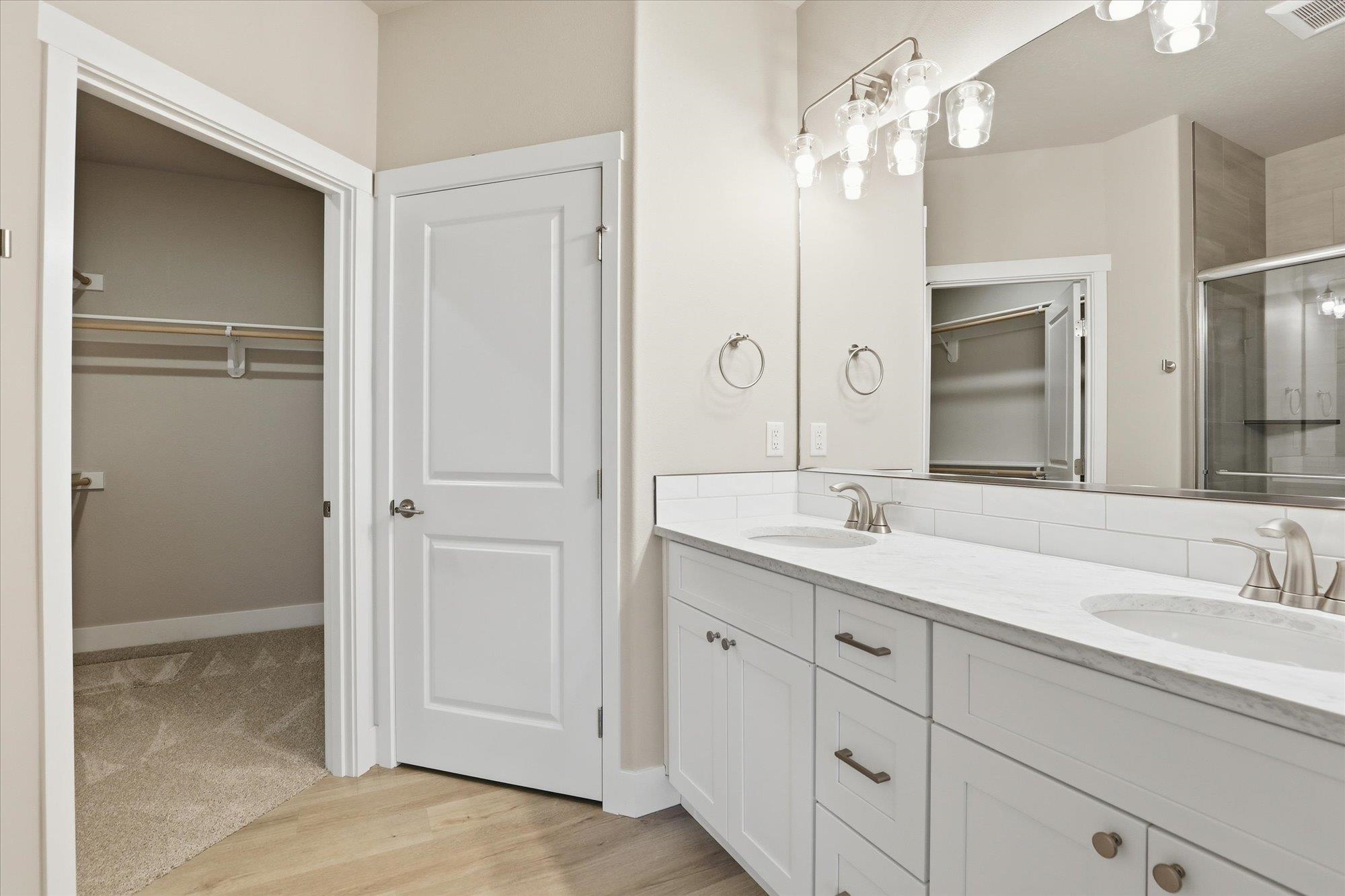 Deer Park, Washington, 99006, United States, 3 Bedrooms Bedrooms, ,2 BathroomsBathrooms,Residential,For Sale,1994775