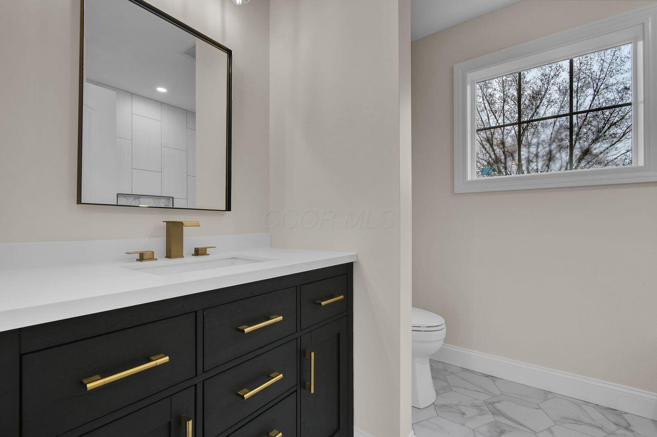 Thornville, Ohio, 43076, United States, 4 Bedrooms Bedrooms, ,4 BathroomsBathrooms,Residential,For Sale,1998970