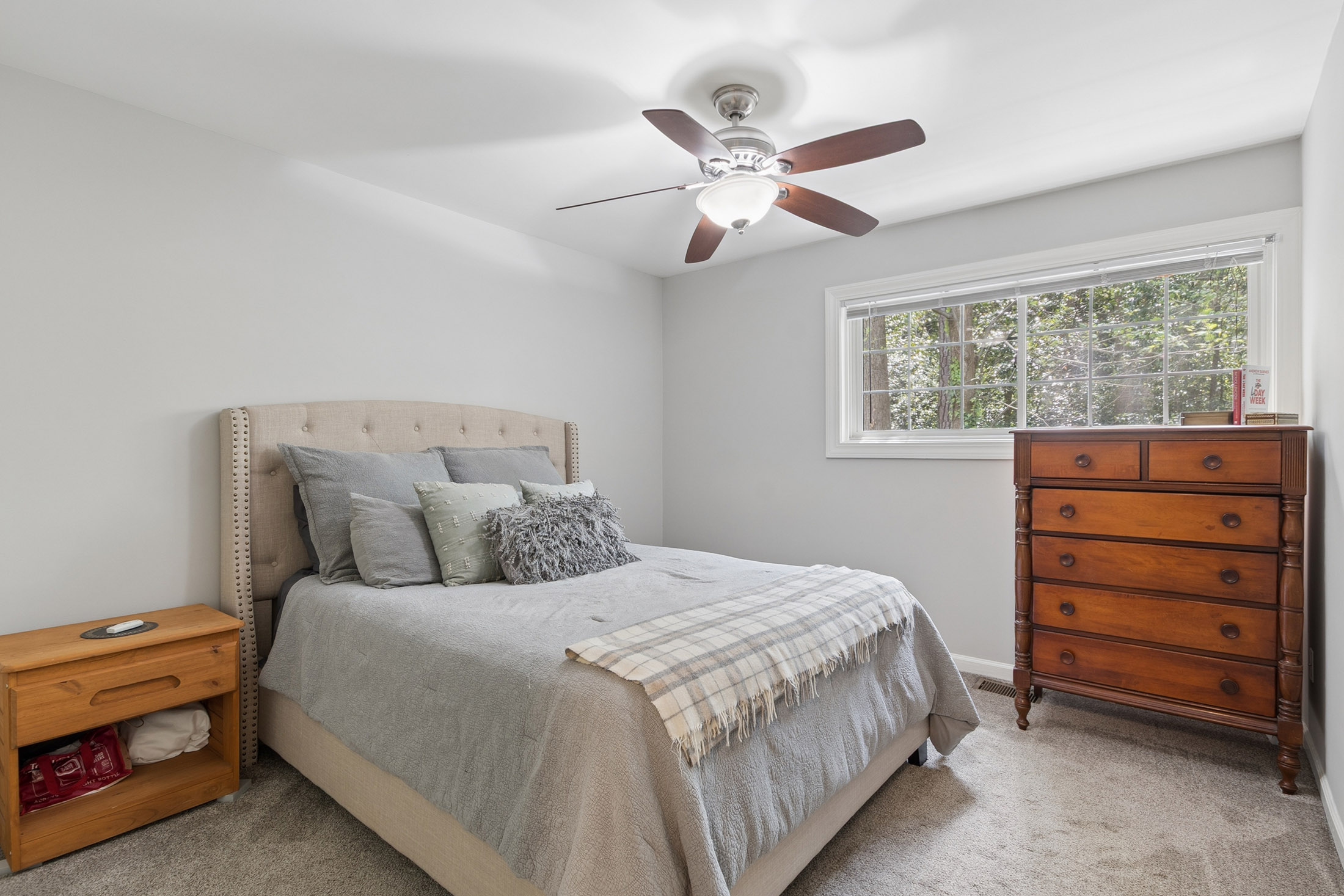  Beautifully Updated Two-story Townhome - 物件實景