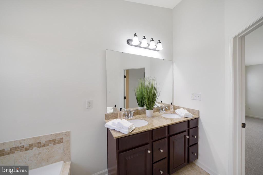 Milton, Delaware, 19968, United States, 4 Bedrooms Bedrooms, ,4 BathroomsBathrooms,Residential,For Sale,1999032