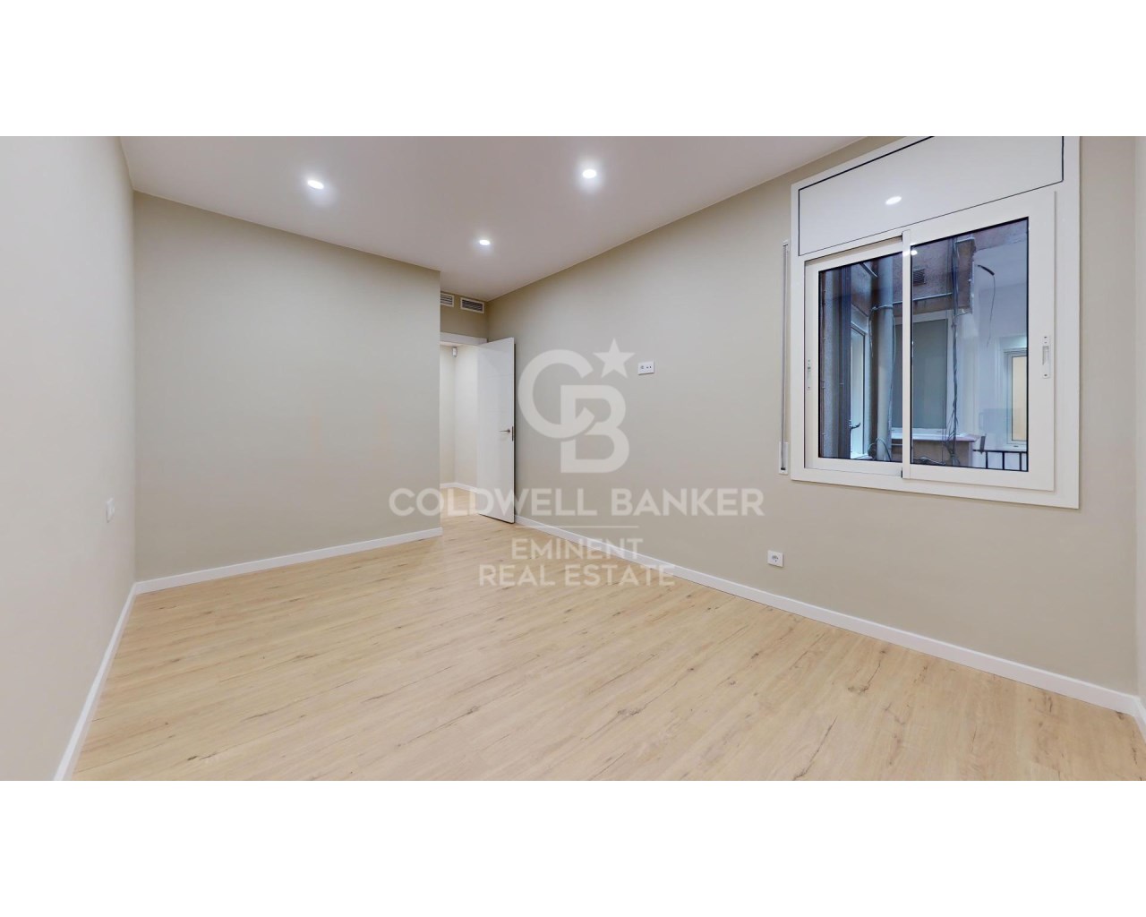 Barcelona, Catalonia, ES, 4 Bedrooms Bedrooms, ,2 BathroomsBathrooms,Residential,For Sale,1826815