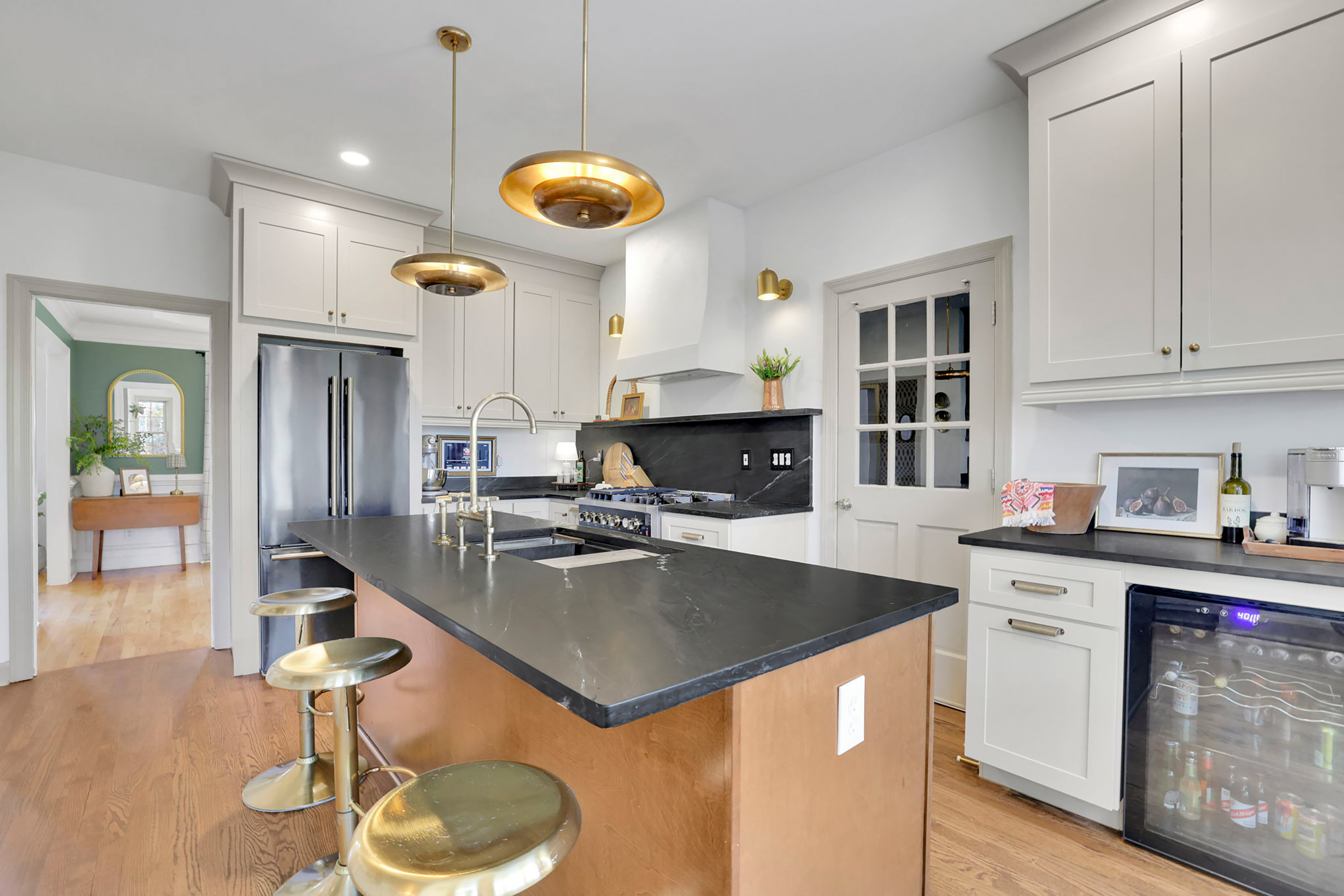  Beautifully Maintained Home Nestled Within a Quiet and Established Community - 物件實景