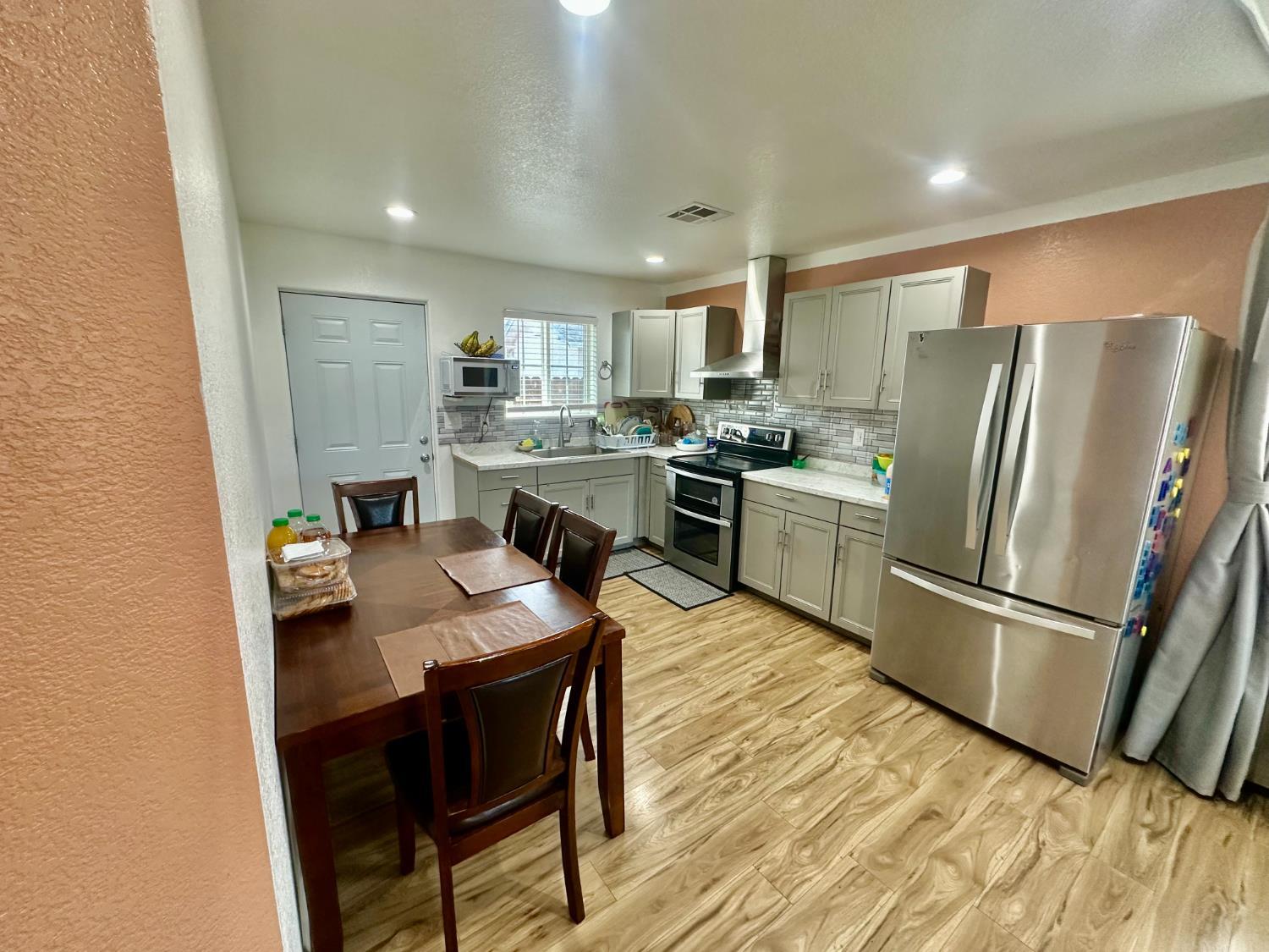 Lodi, California, 95240, United States, 3 Bedrooms Bedrooms, ,2 BathroomsBathrooms,Residential,For Sale,2009722