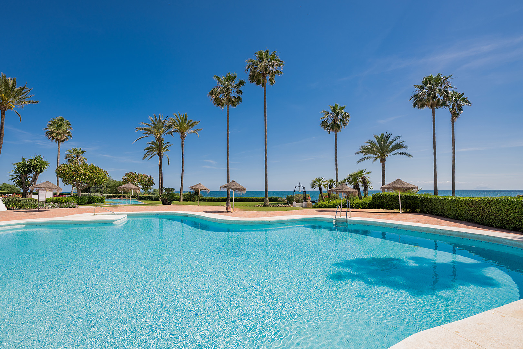  Beachfront residence within walking distance of Estepona - 物件實景