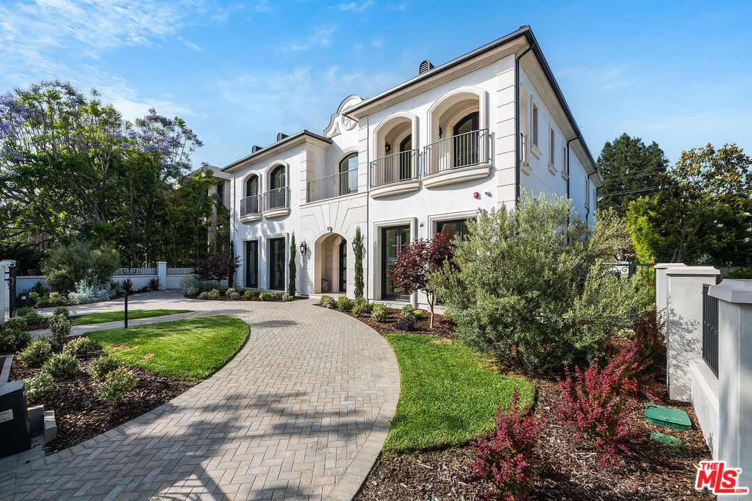 Beverly Hills, California, 90210, United States, 6 Bedrooms Bedrooms, ,12 BathroomsBathrooms,Residential,For Sale,1865227